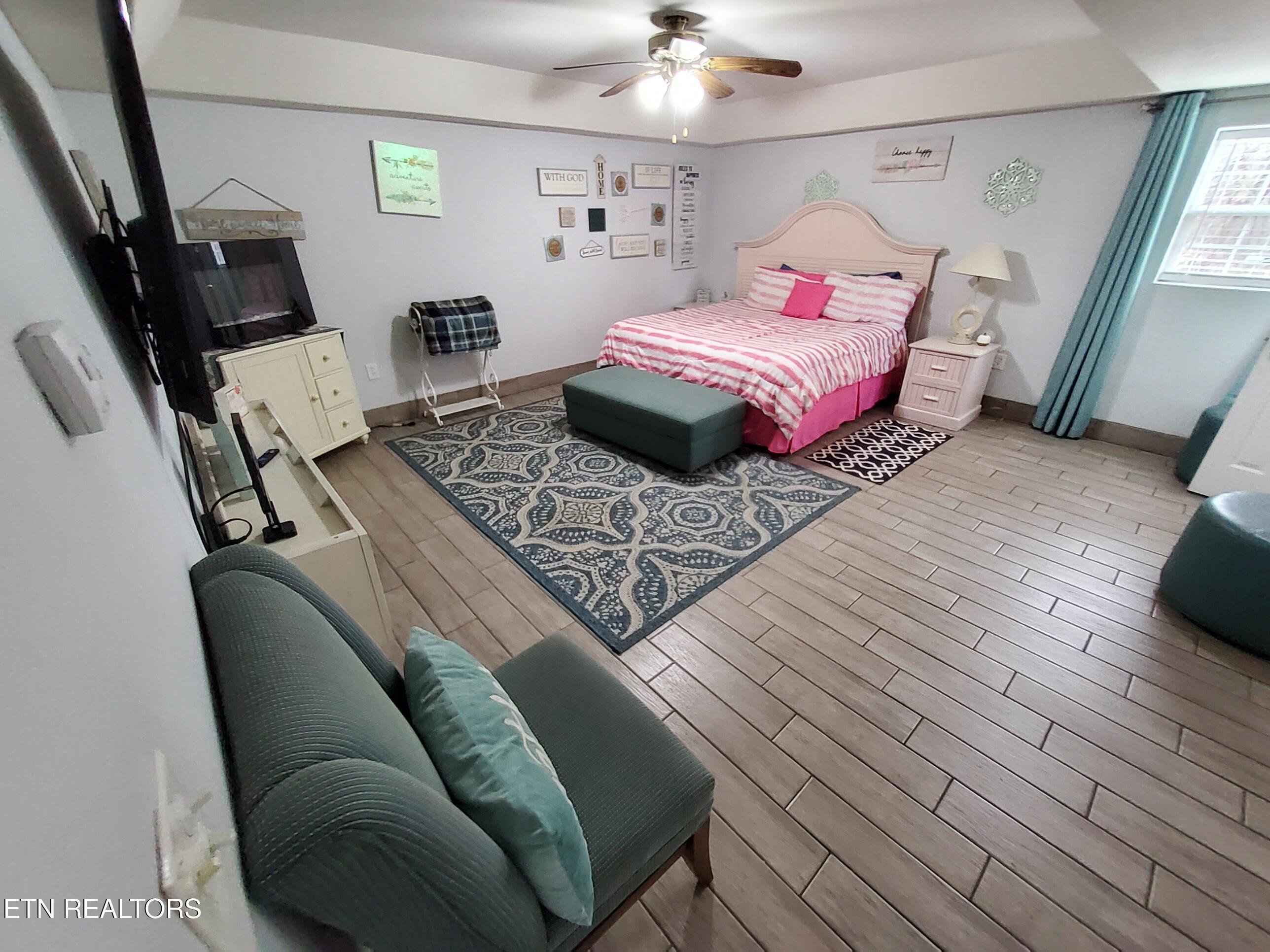 3843 Parkhurst Drive Kodak TN 37764