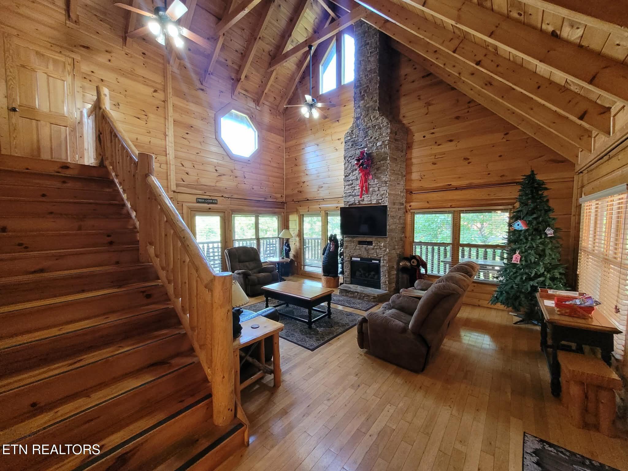2060 Bear Haven Way Sevierville TN 37876