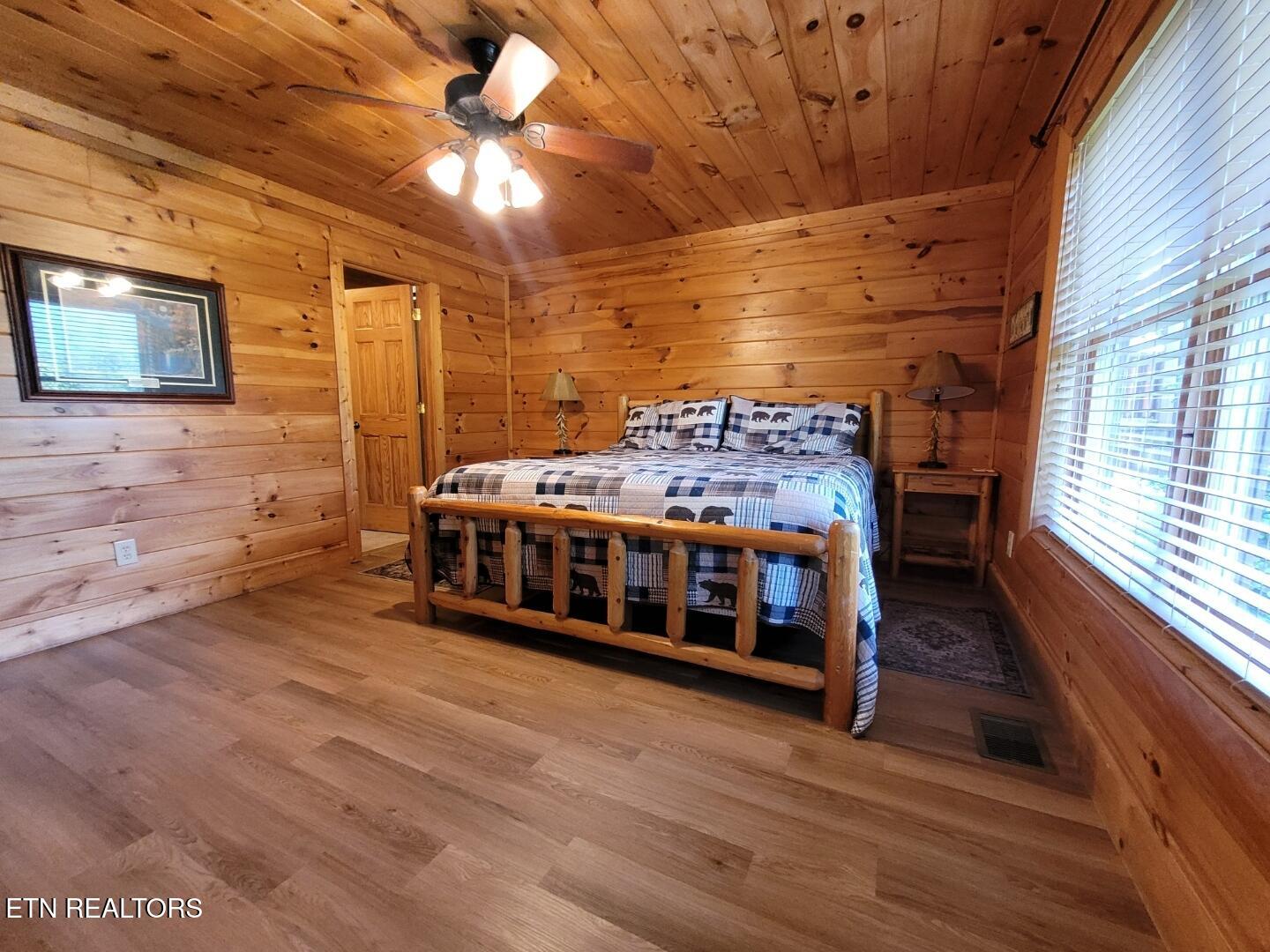 2060 Bear Haven Way Sevierville TN 37876