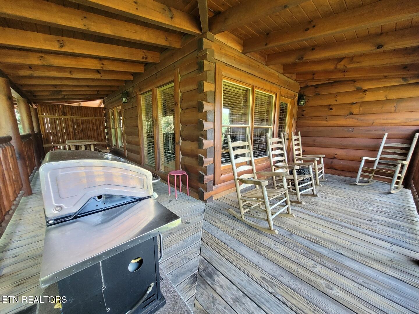 2060 Bear Haven Way Sevierville TN 37876