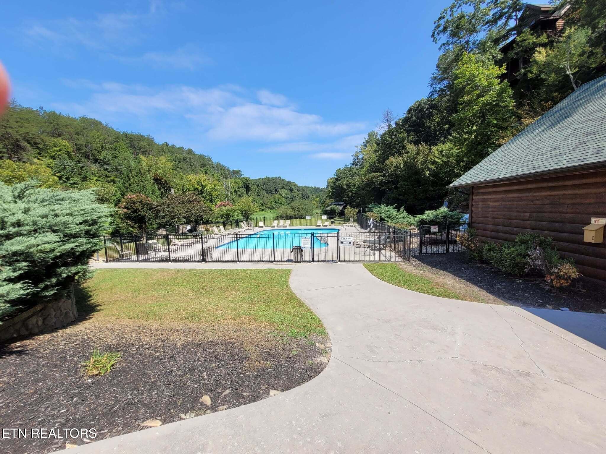 2060 Bear Haven Way Sevierville TN 37876