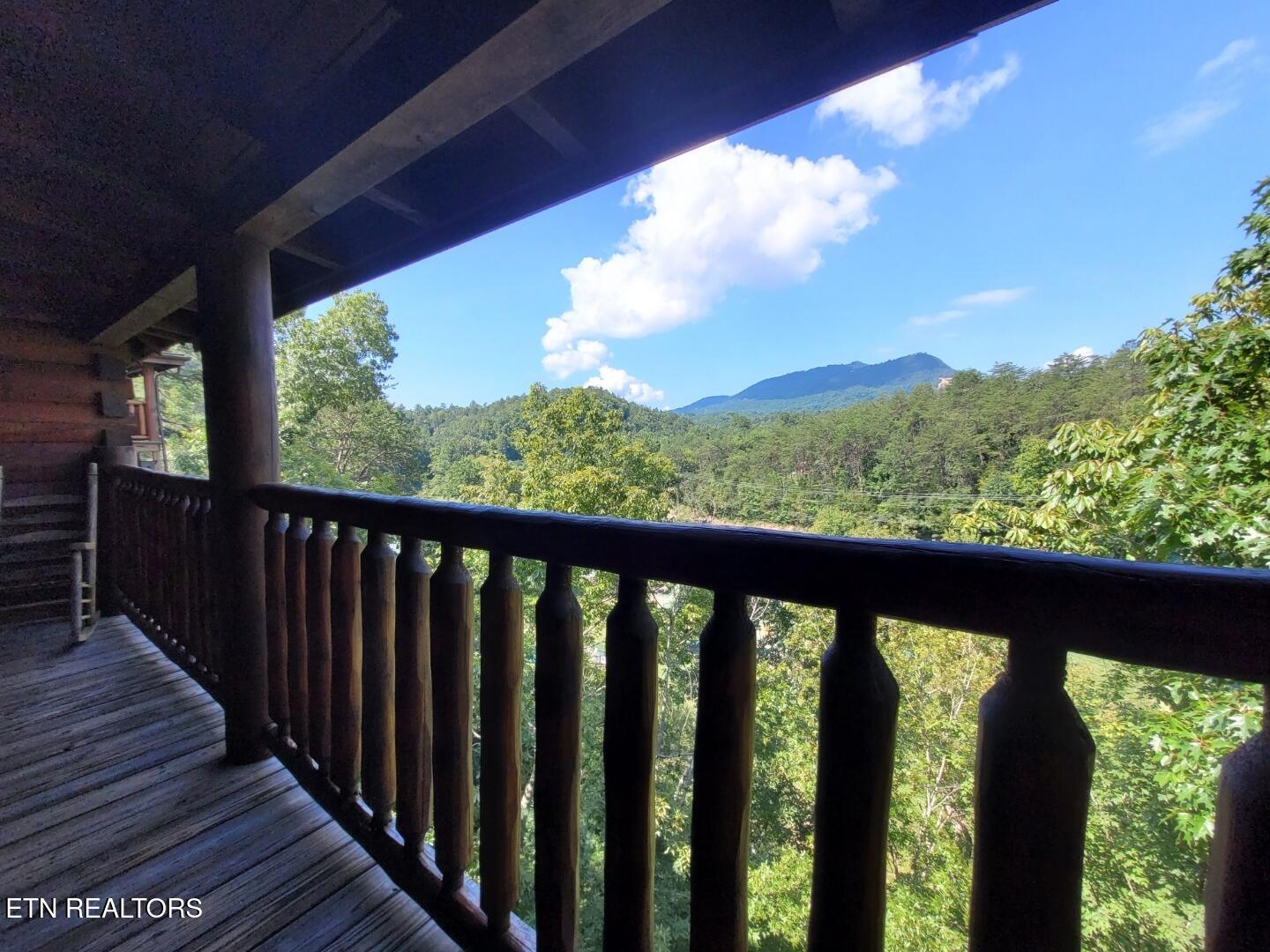 2060 Bear Haven Way Sevierville TN 37876