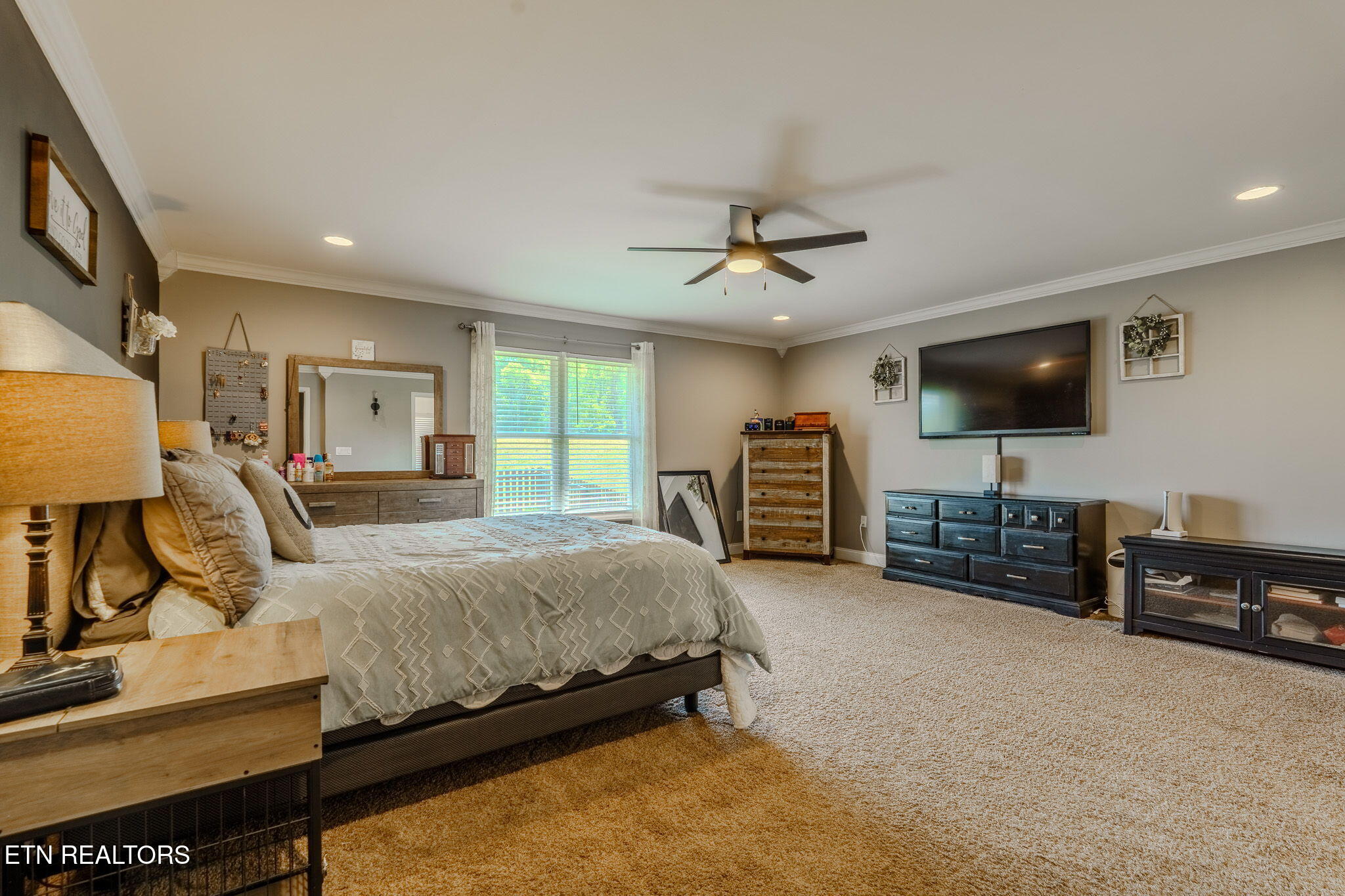 1463 River Run Circle Sevierville TN 37876