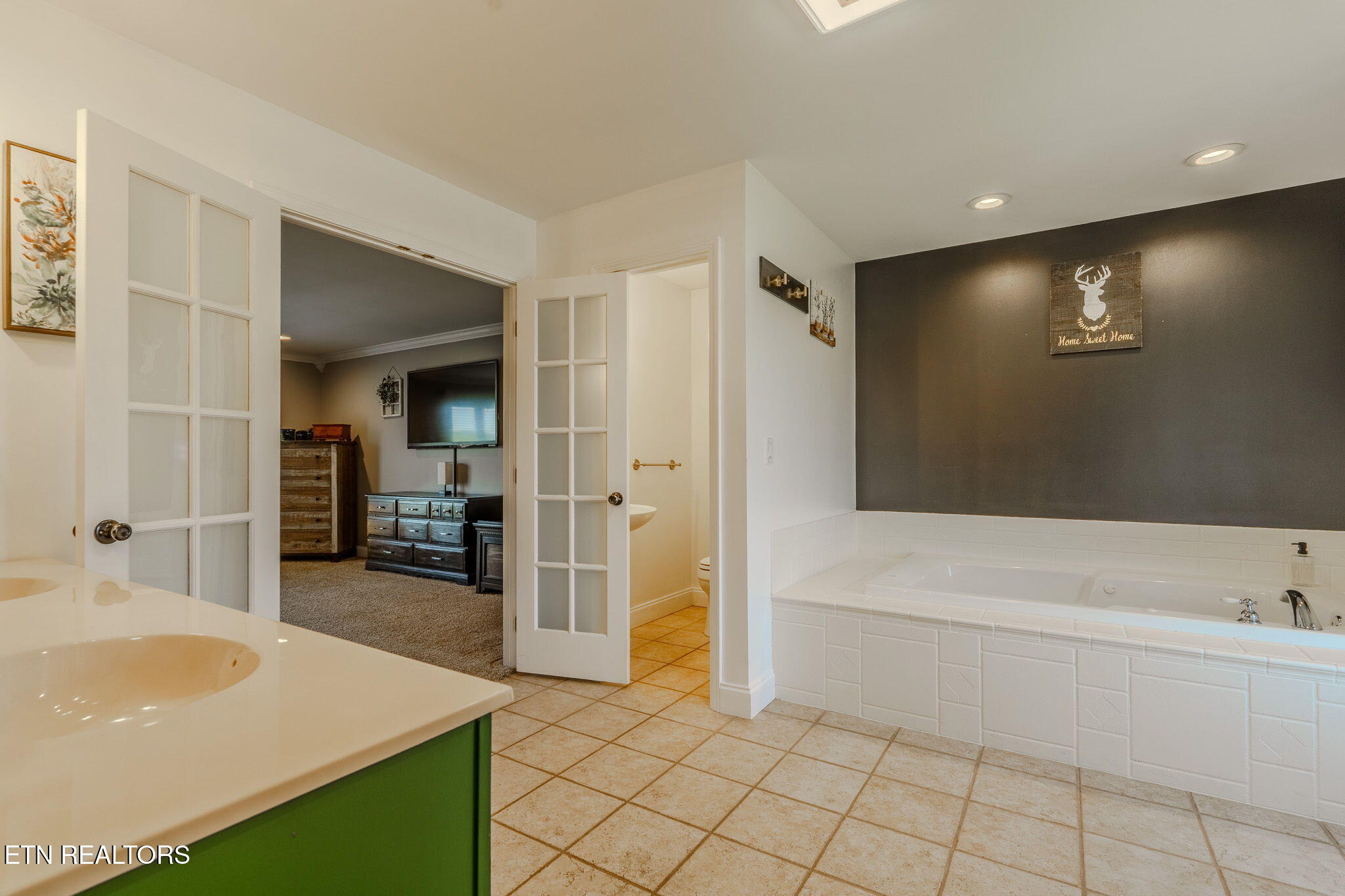 1463 River Run Circle Sevierville TN 37876
