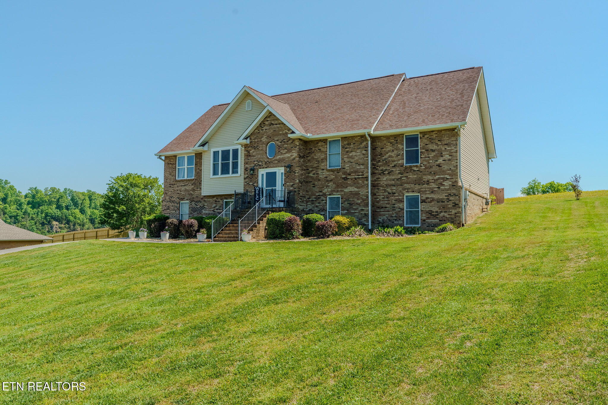 1463 River Run Circle Sevierville TN 37876