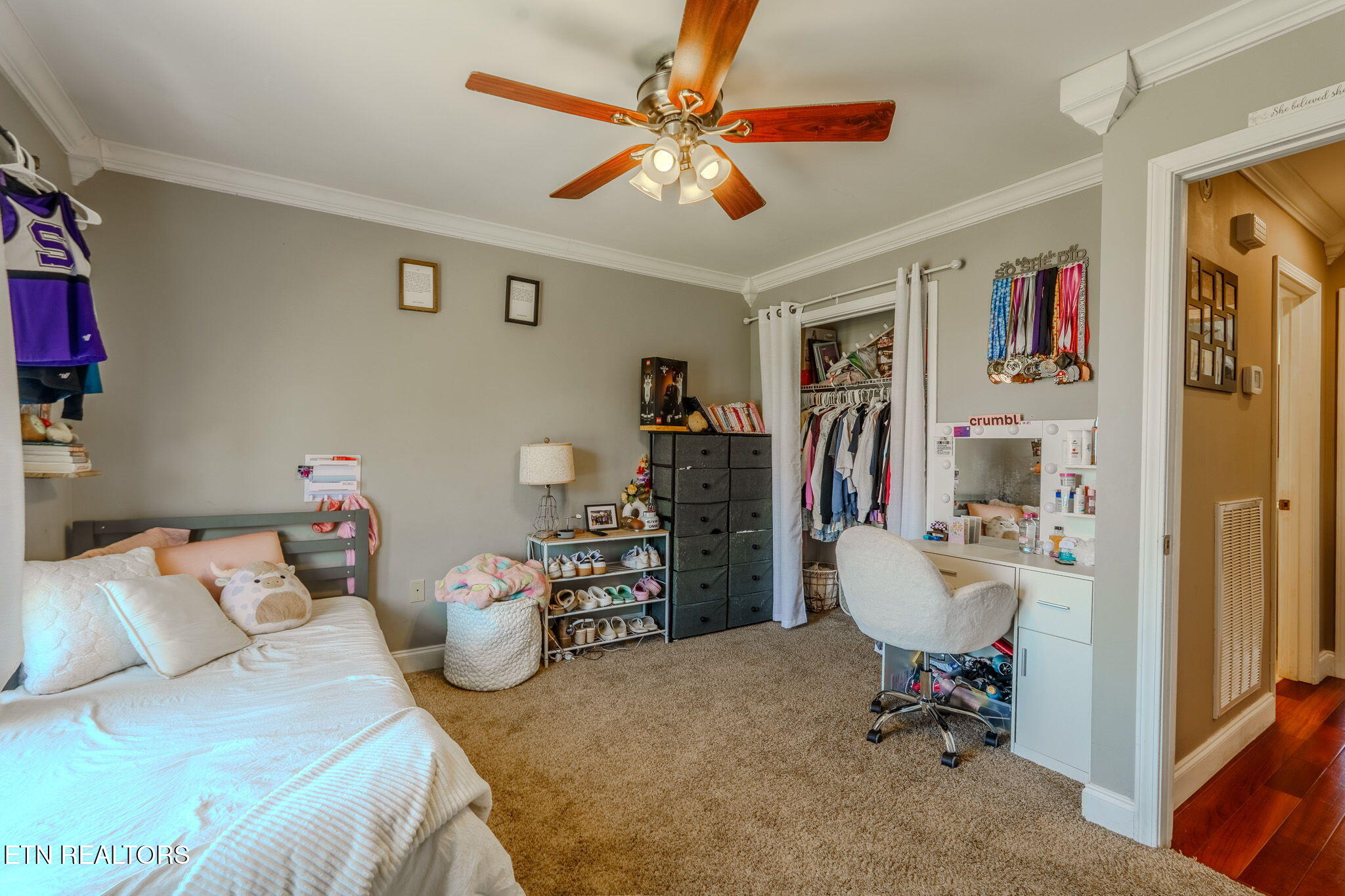 1463 River Run Circle Sevierville TN 37876