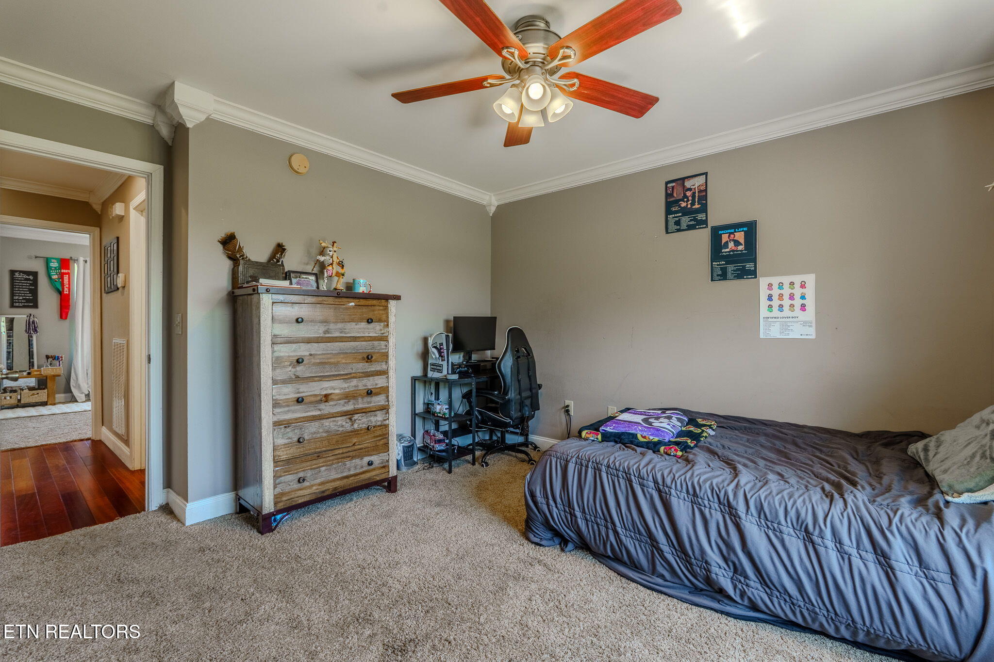 1463 River Run Circle Sevierville TN 37876
