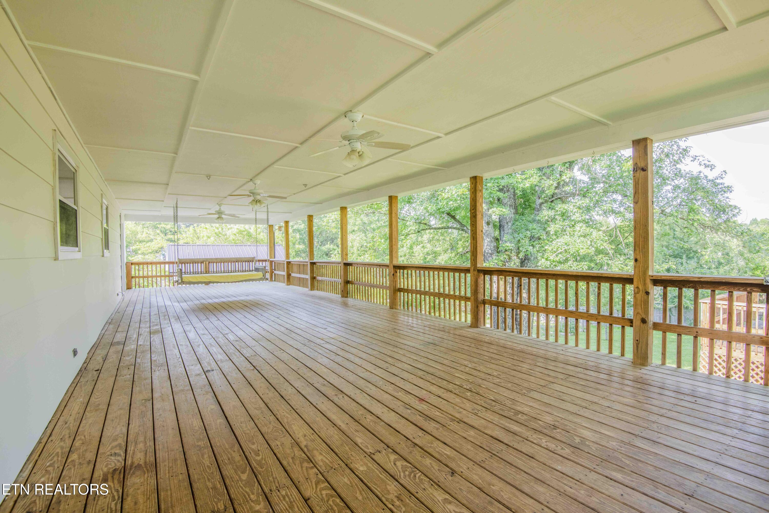 1255 Pinecrest Circle Lenoir City TN 37772
