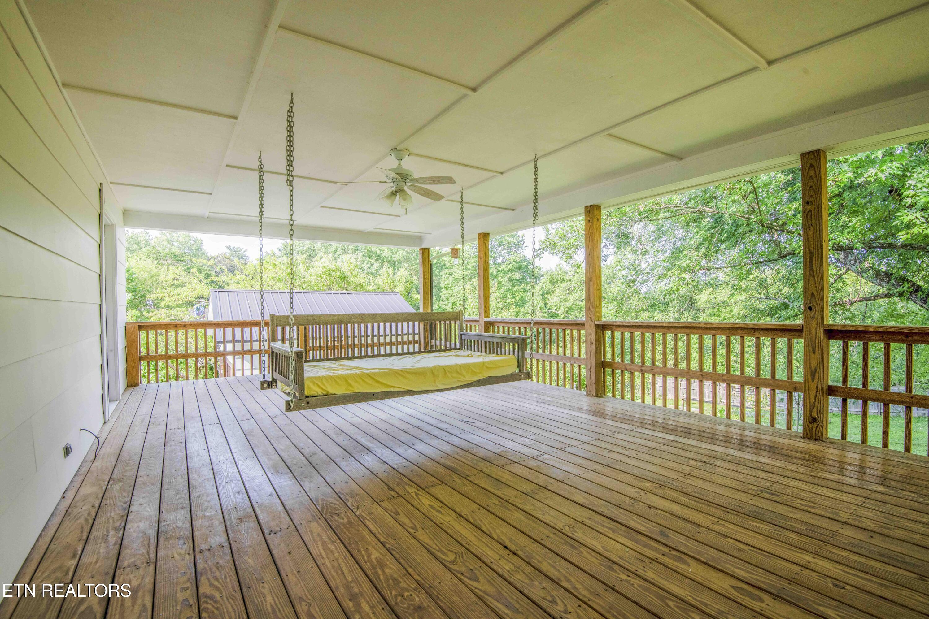 1255 Pinecrest Circle Lenoir City TN 37772