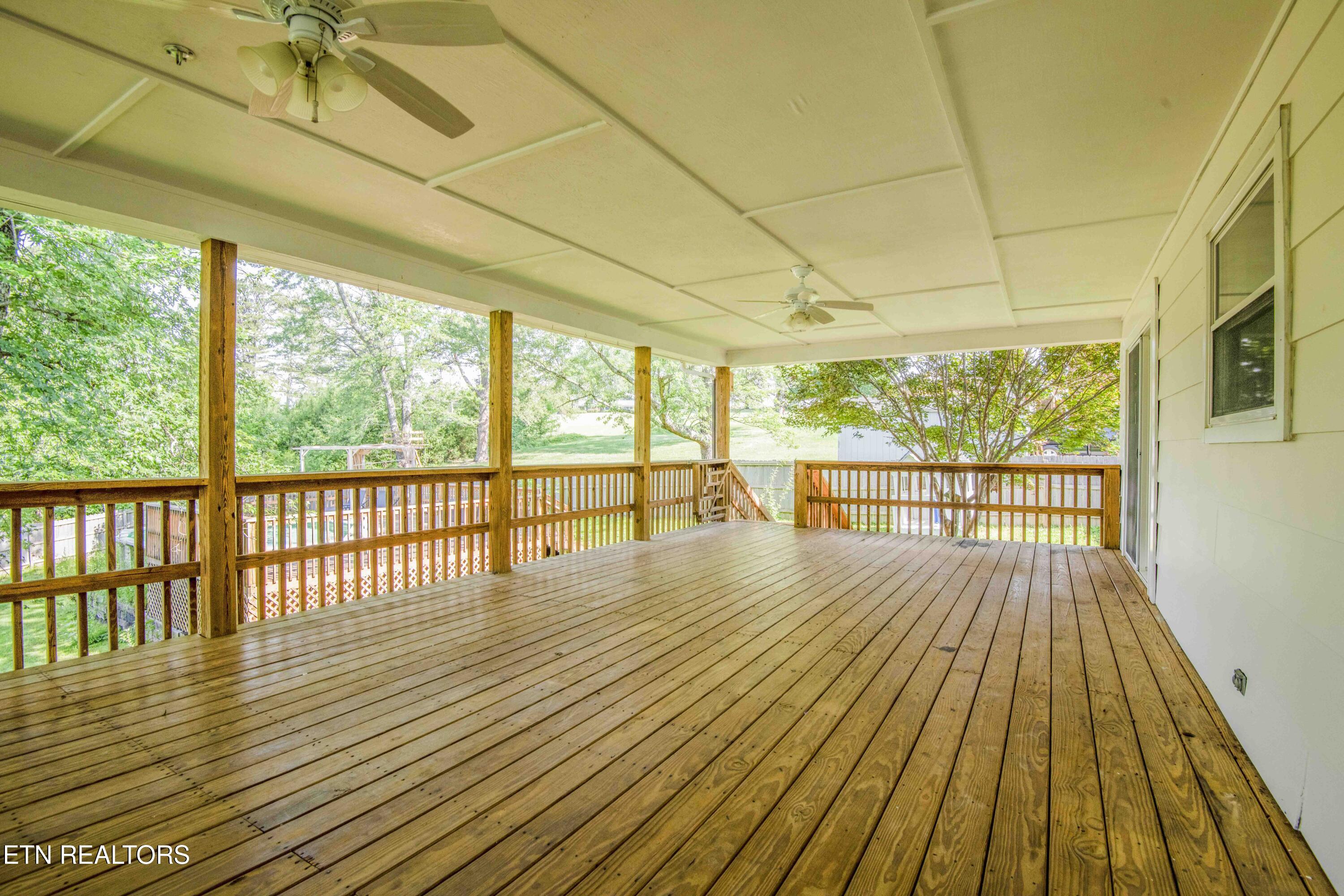 1255 Pinecrest Circle Lenoir City TN 37772