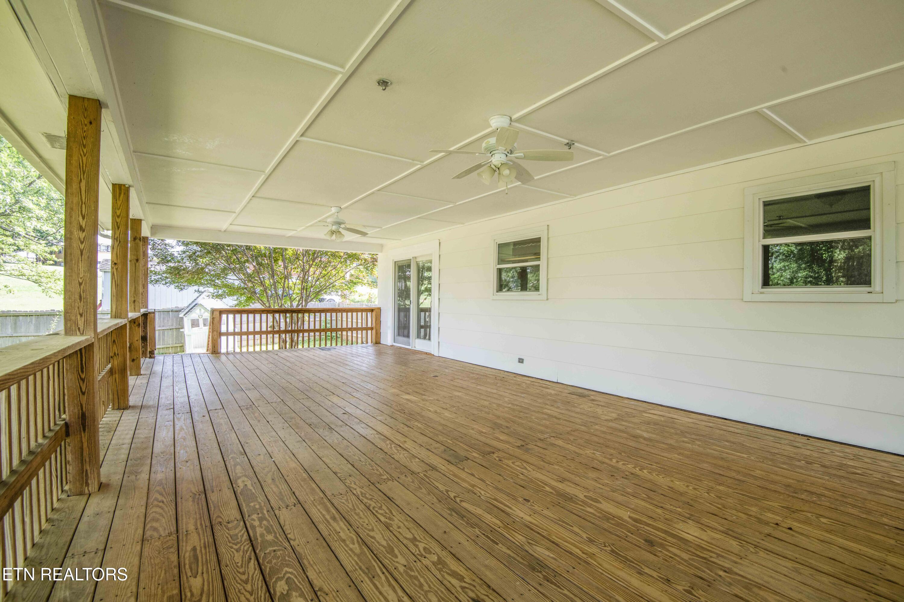 1255 Pinecrest Circle Lenoir City TN 37772