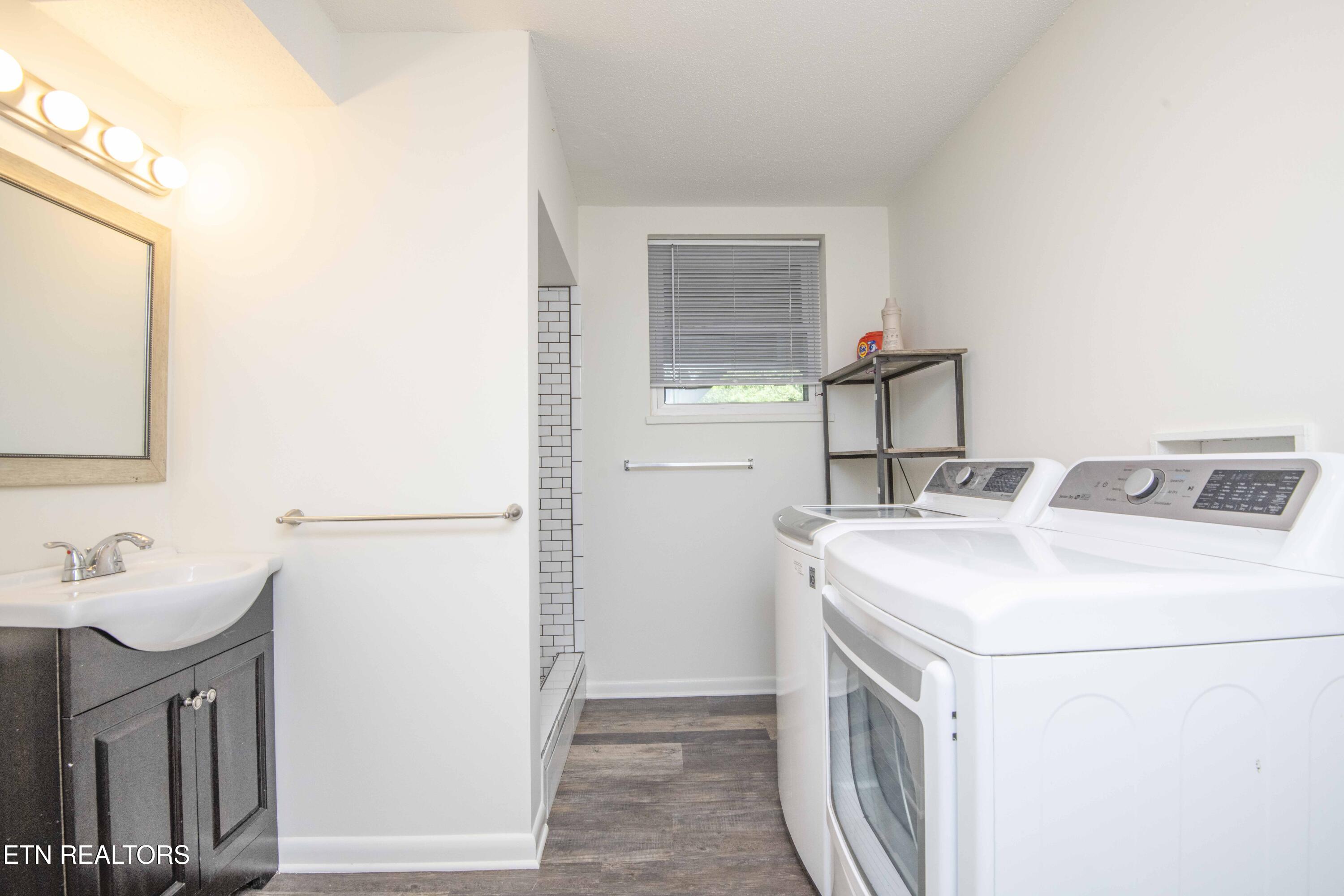 1255 Pinecrest Circle Lenoir City TN 37772