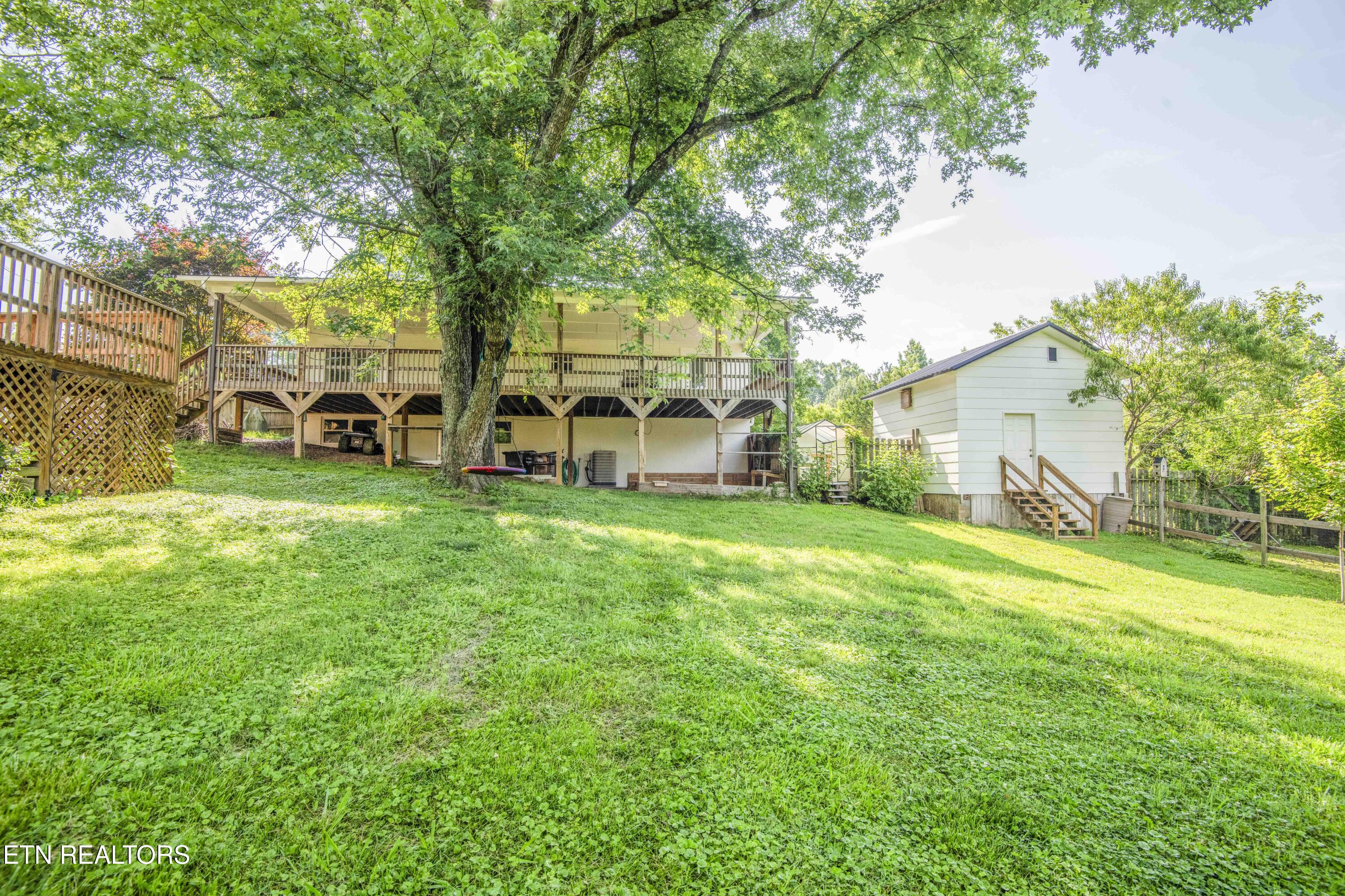 1255 Pinecrest Circle Lenoir City TN 37772