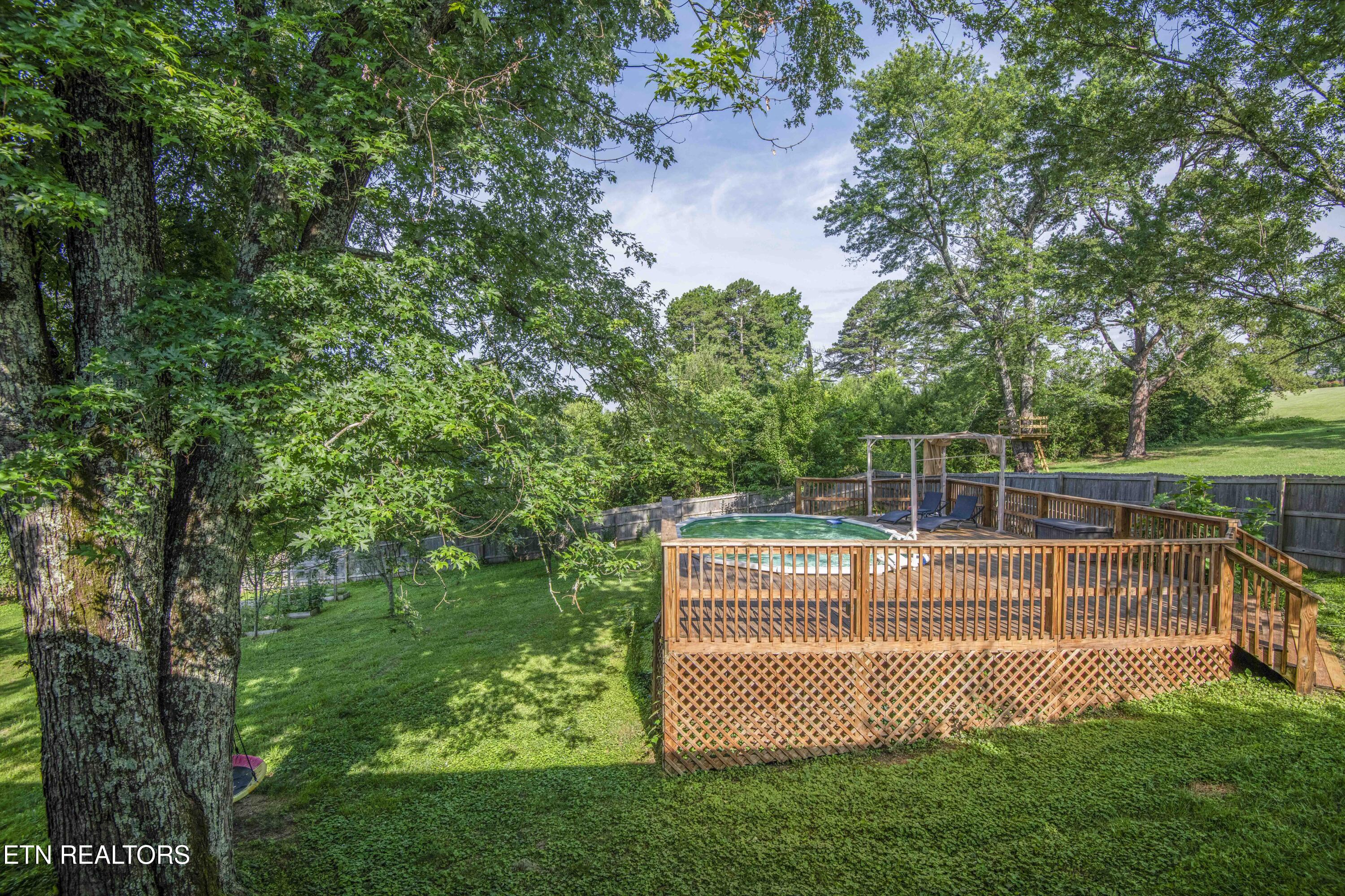 1255 Pinecrest Circle Lenoir City TN 37772