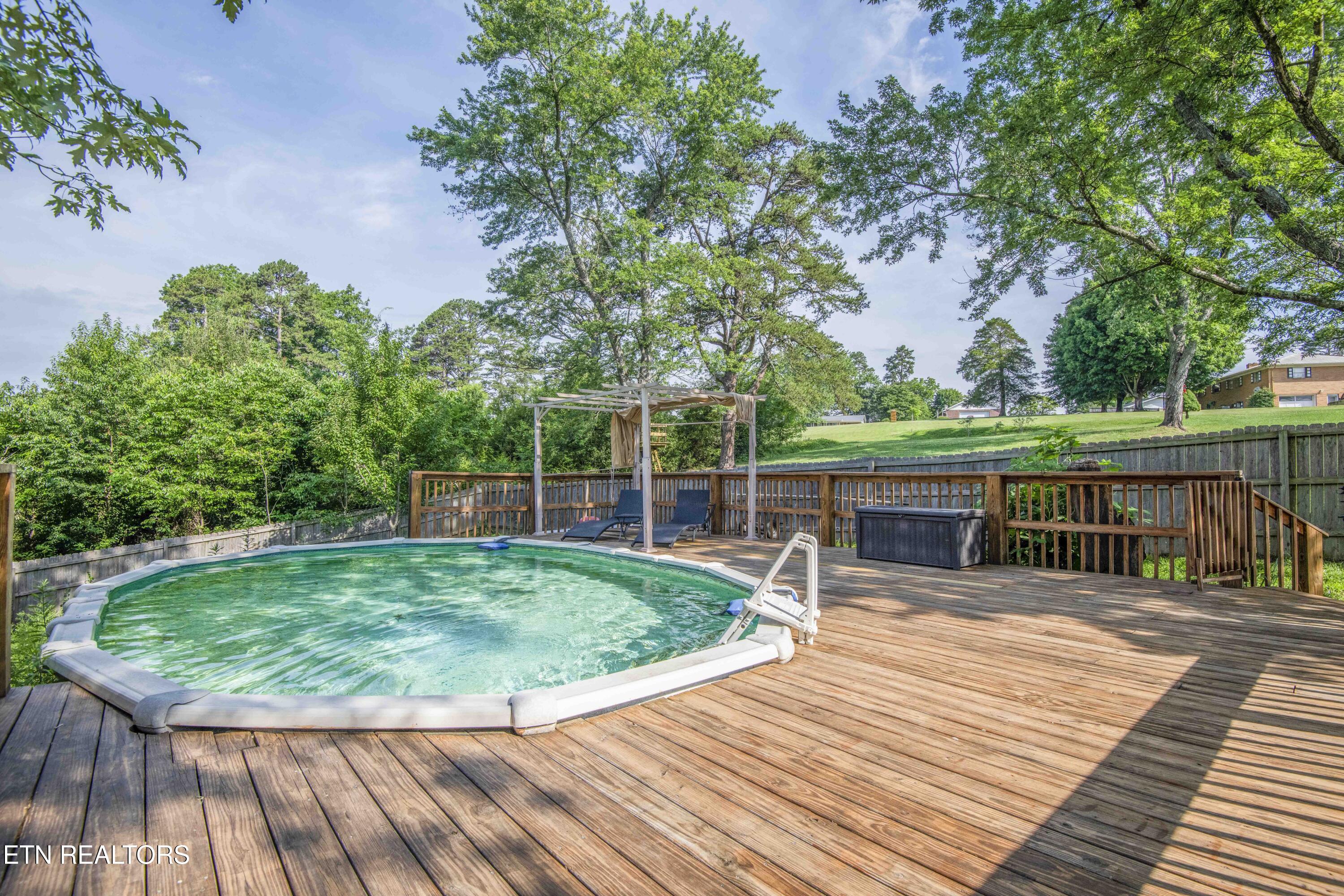 1255 Pinecrest Circle Lenoir City TN 37772