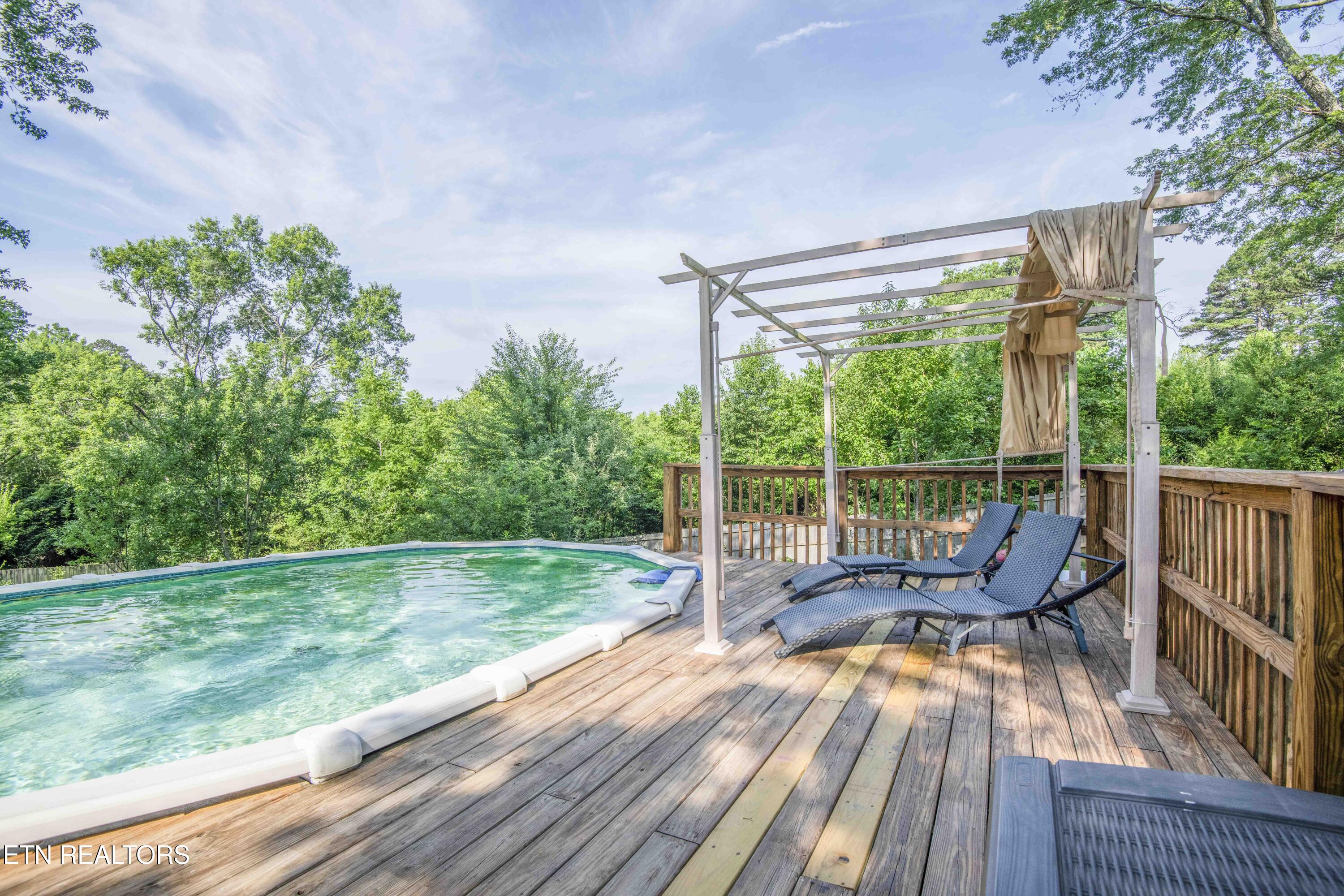 1255 Pinecrest Circle Lenoir City TN 37772