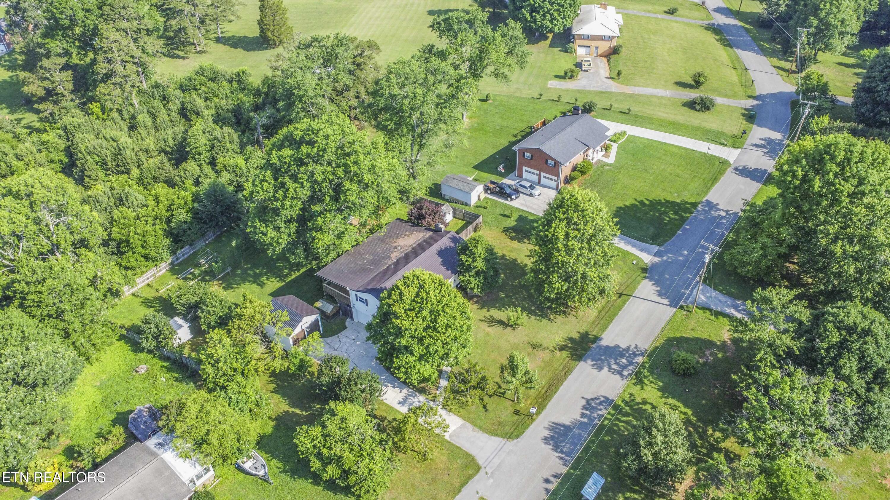 1255 Pinecrest Circle Lenoir City TN 37772