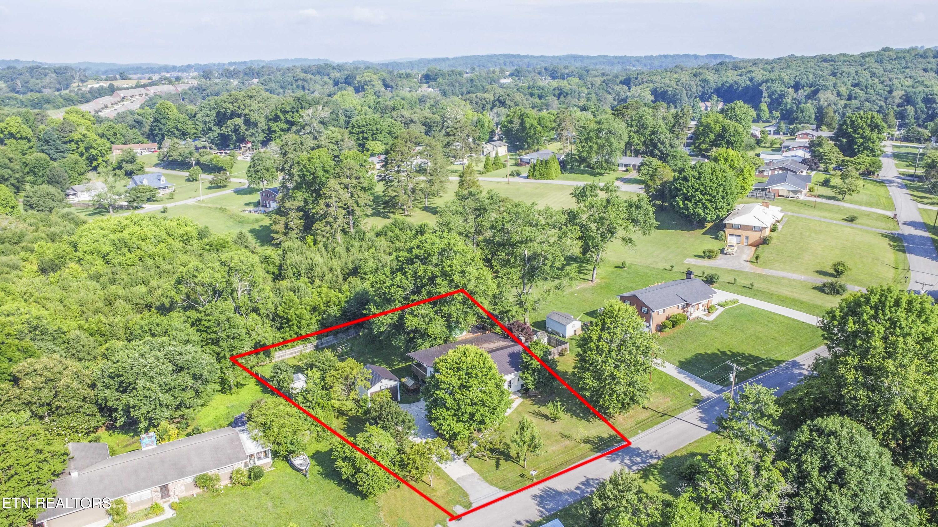 1255 Pinecrest Circle Lenoir City TN 37772