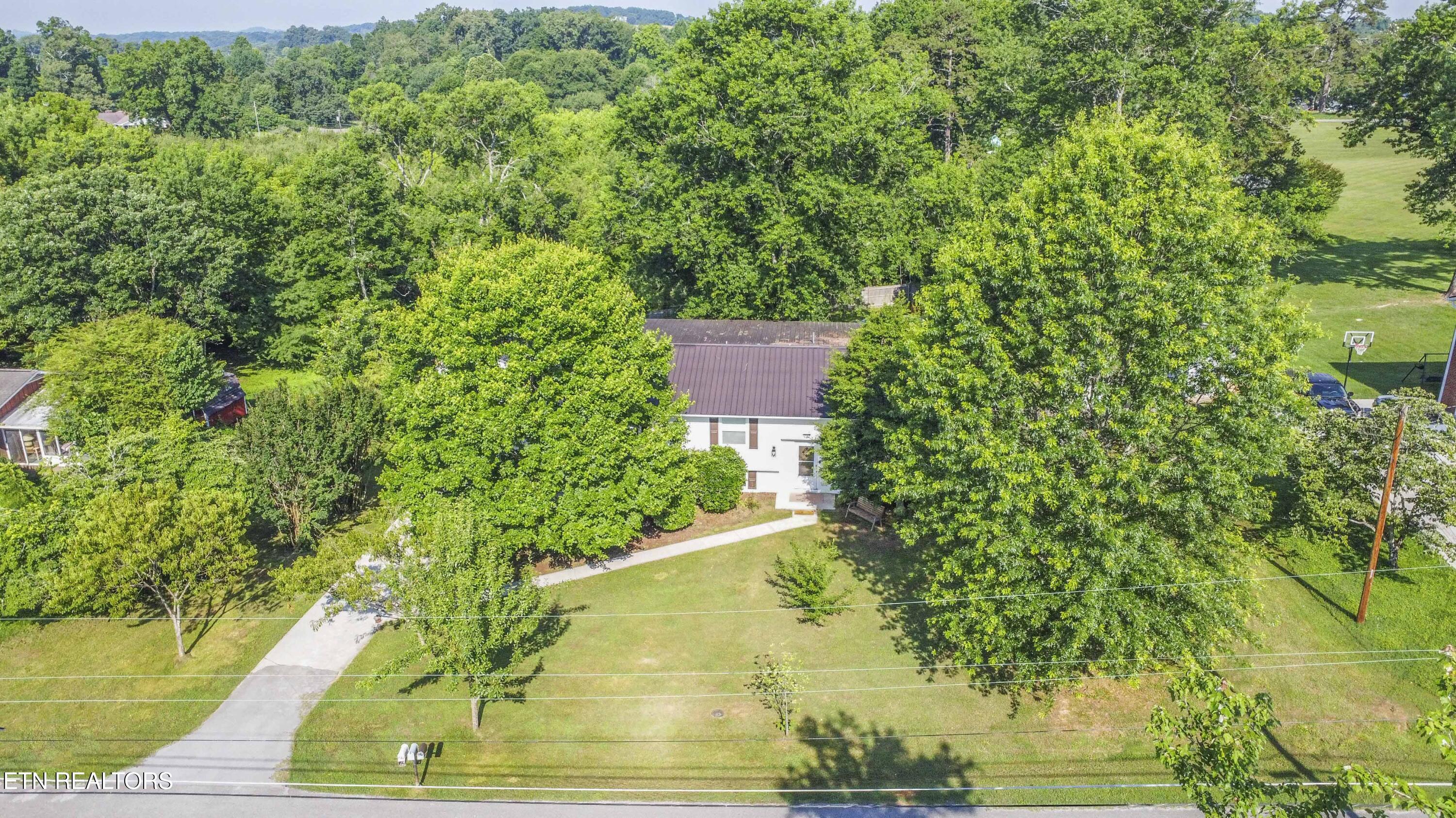 1255 Pinecrest Circle Lenoir City TN 37772
