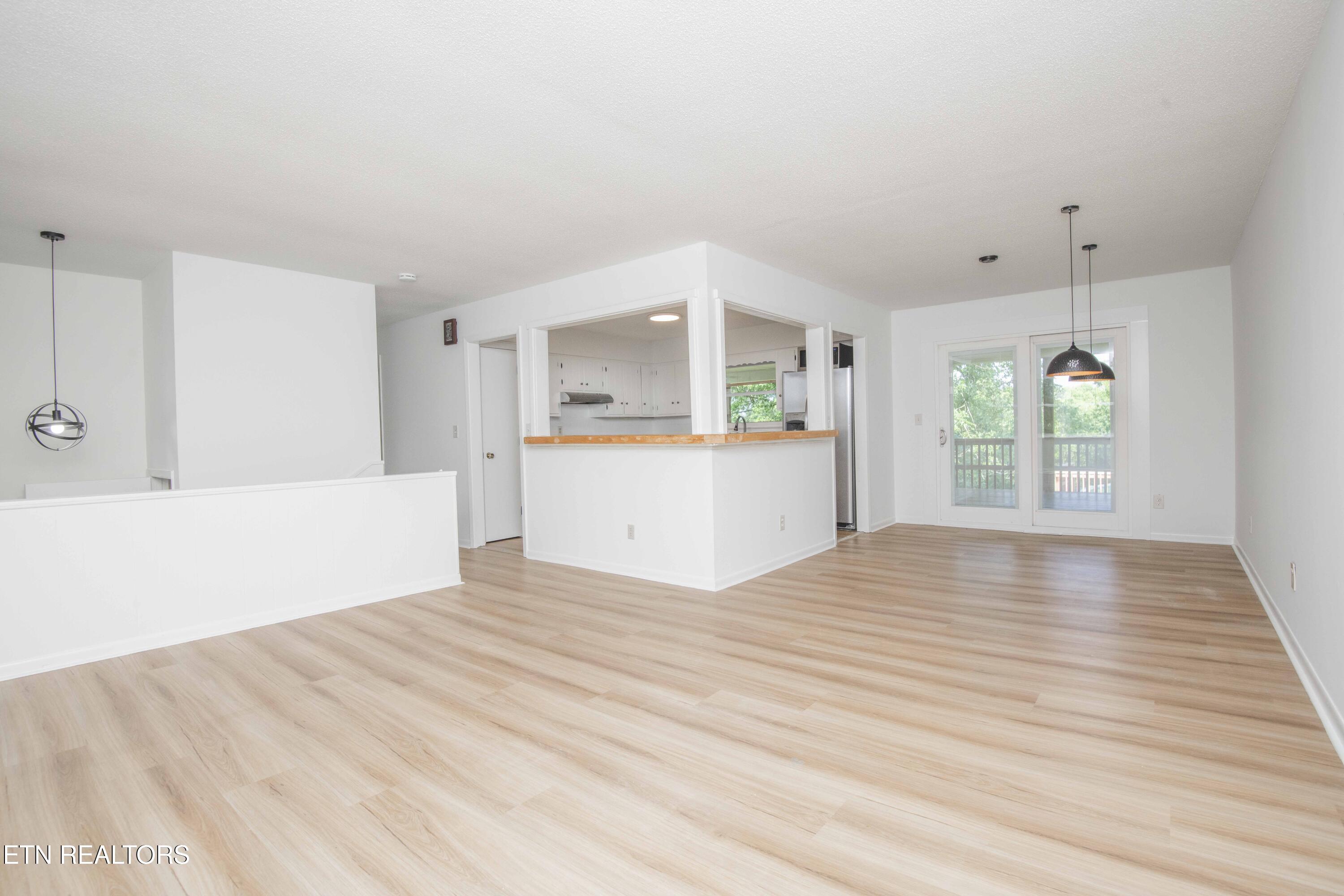 1255 Pinecrest Circle Lenoir City TN 37772