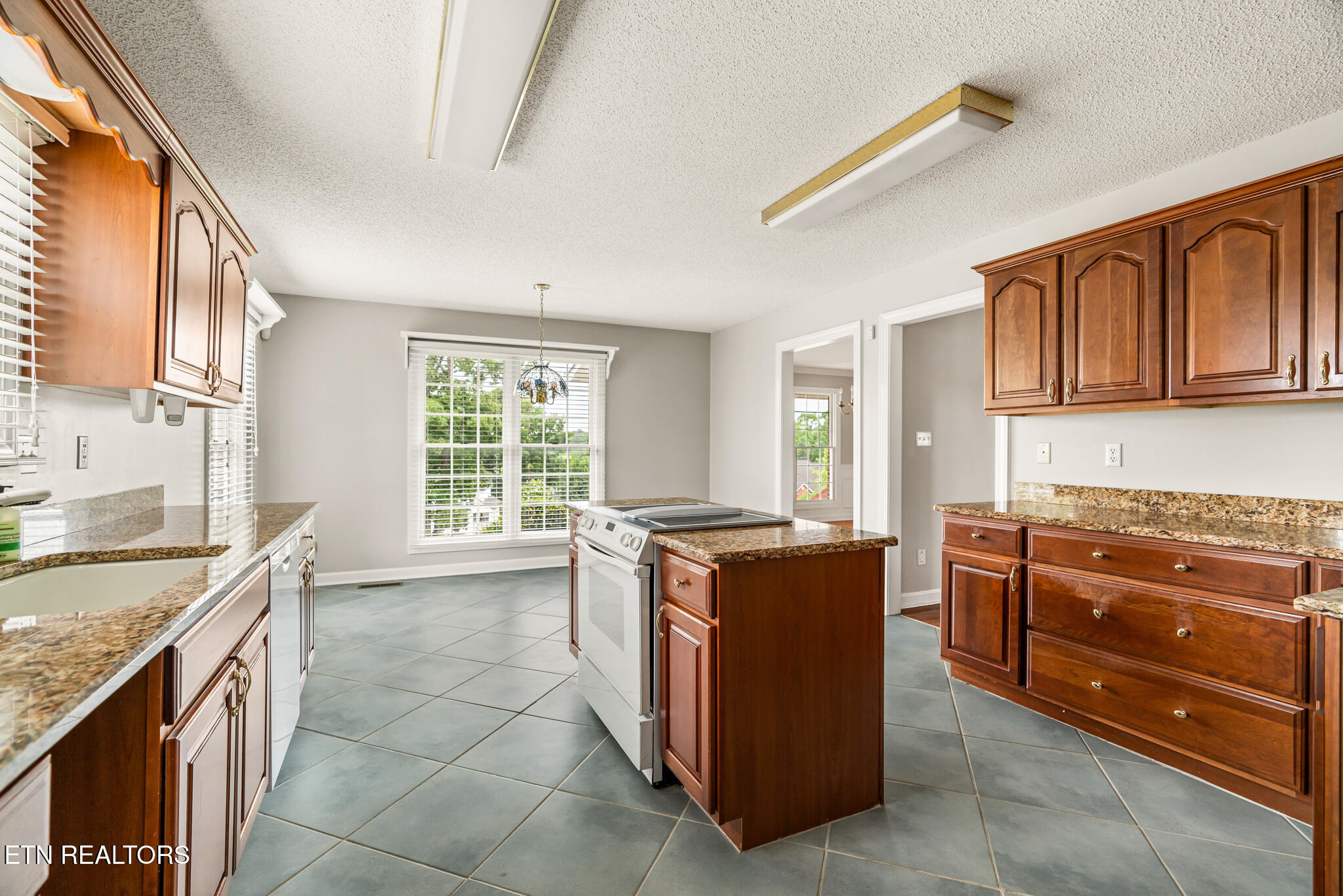 229 High Pointe Village Way Kingston TN 37763