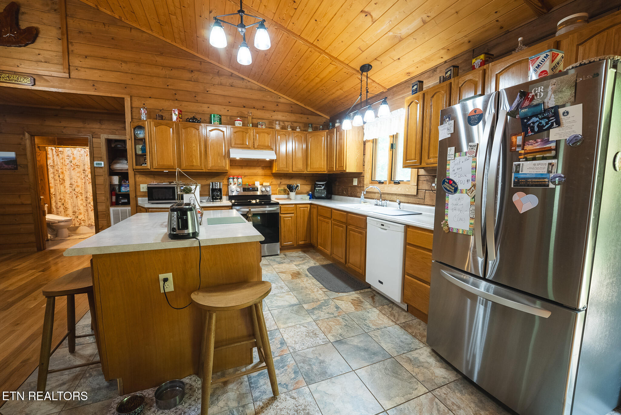 2733 Rackum Road Thorn Hill TN 37881