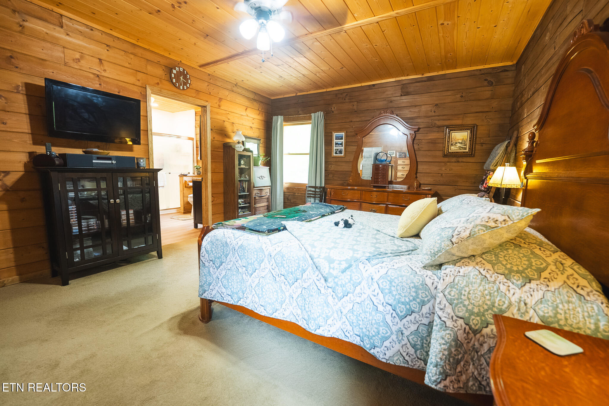 2733 Rackum Road Thorn Hill TN 37881