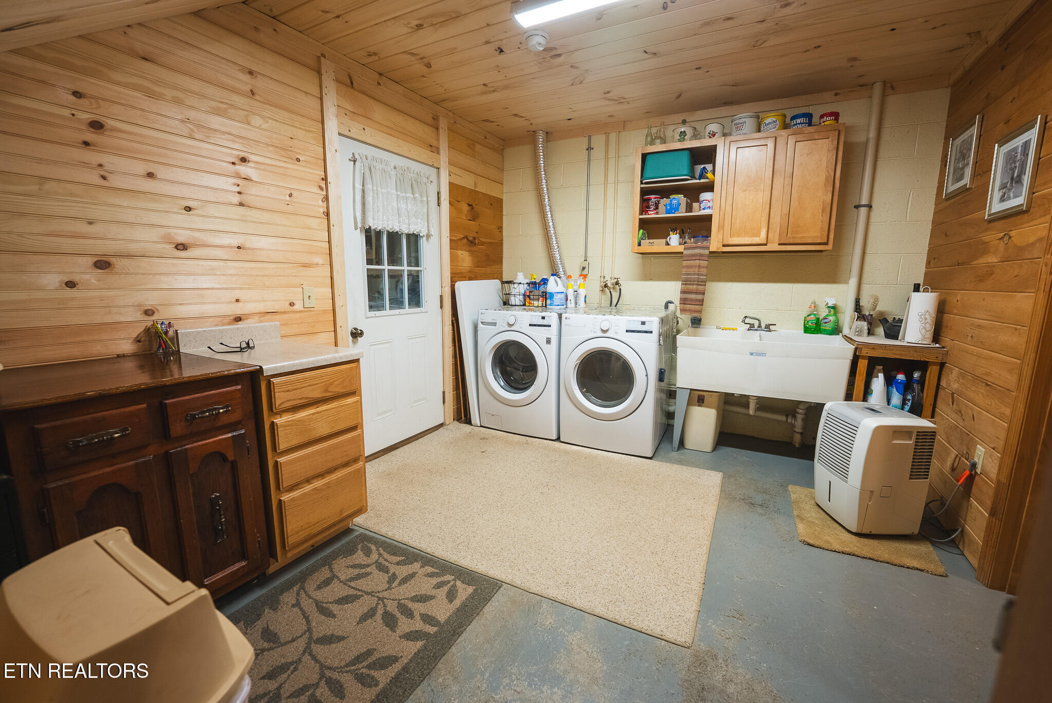 2733 Rackum Road Thorn Hill TN 37881