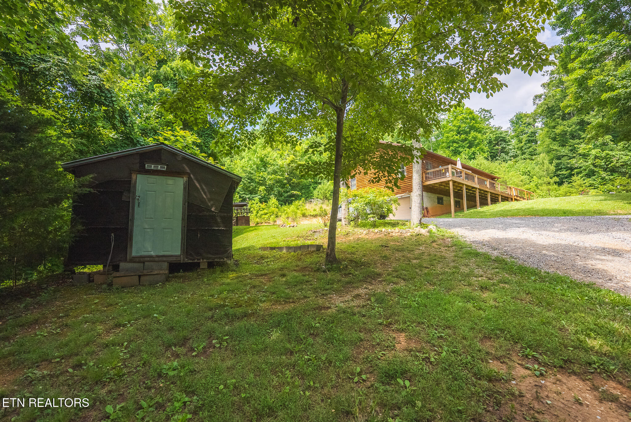 2733 Rackum Road Thorn Hill TN 37881