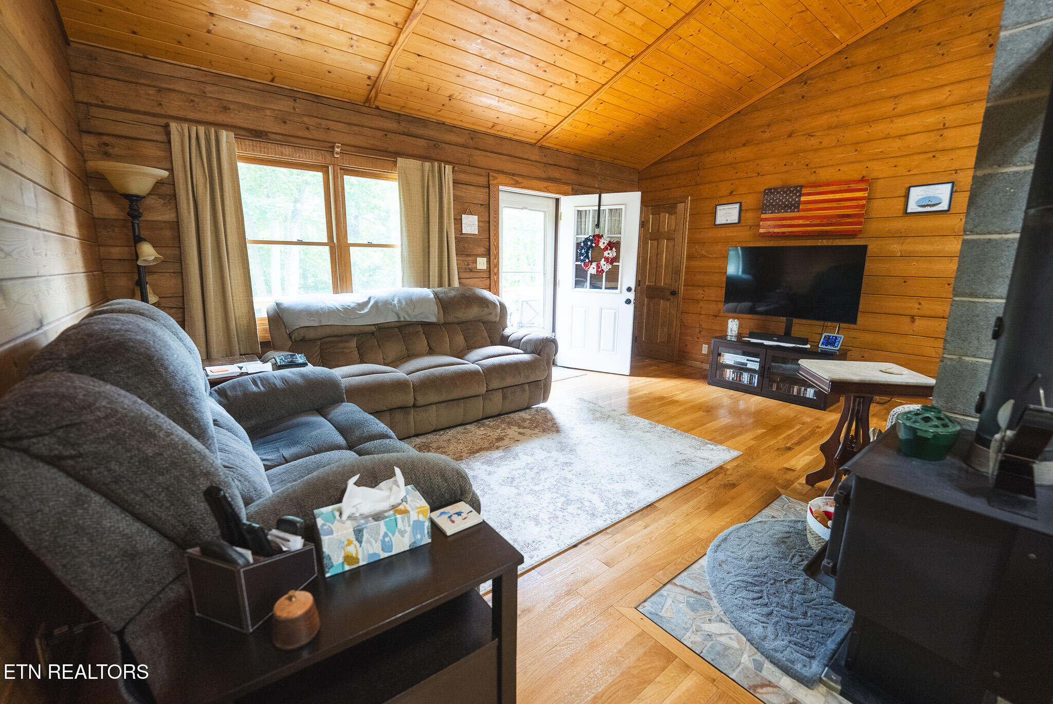 2733 Rackum Road Thorn Hill TN 37881
