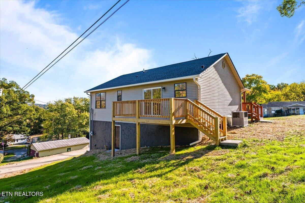 811 S 15th Street Lafollette TN 37766