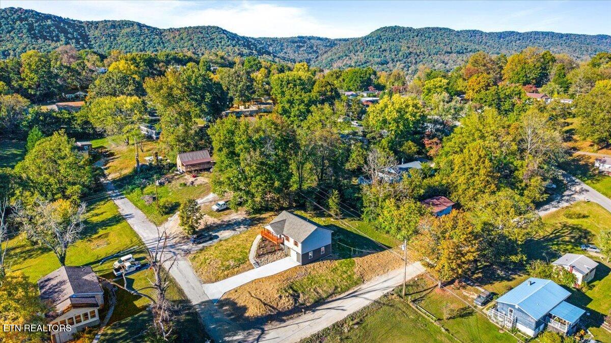 811 S 15th Street Lafollette TN 37766