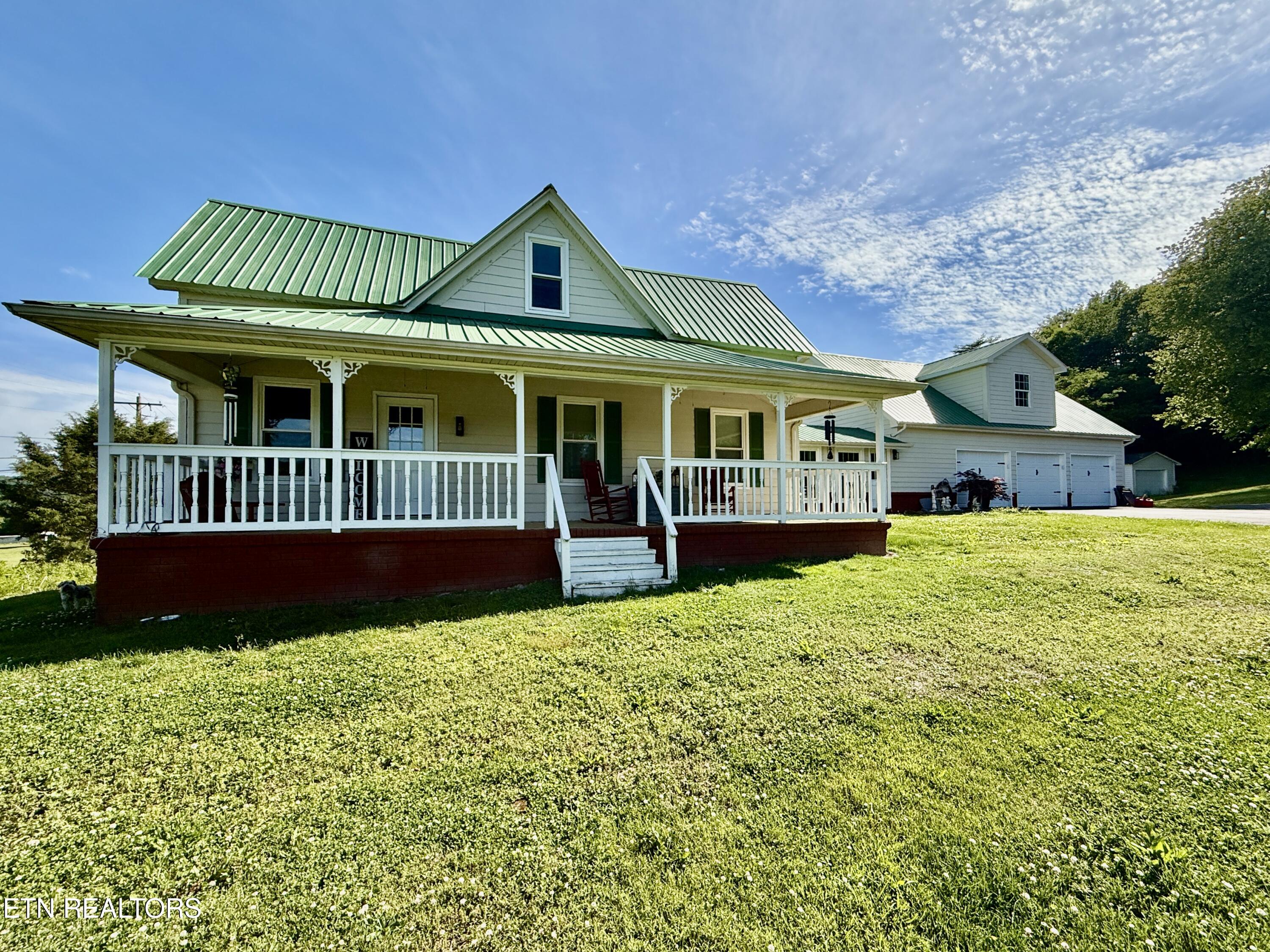 886 Old Harriman Highway Oliver Springs TN 37840