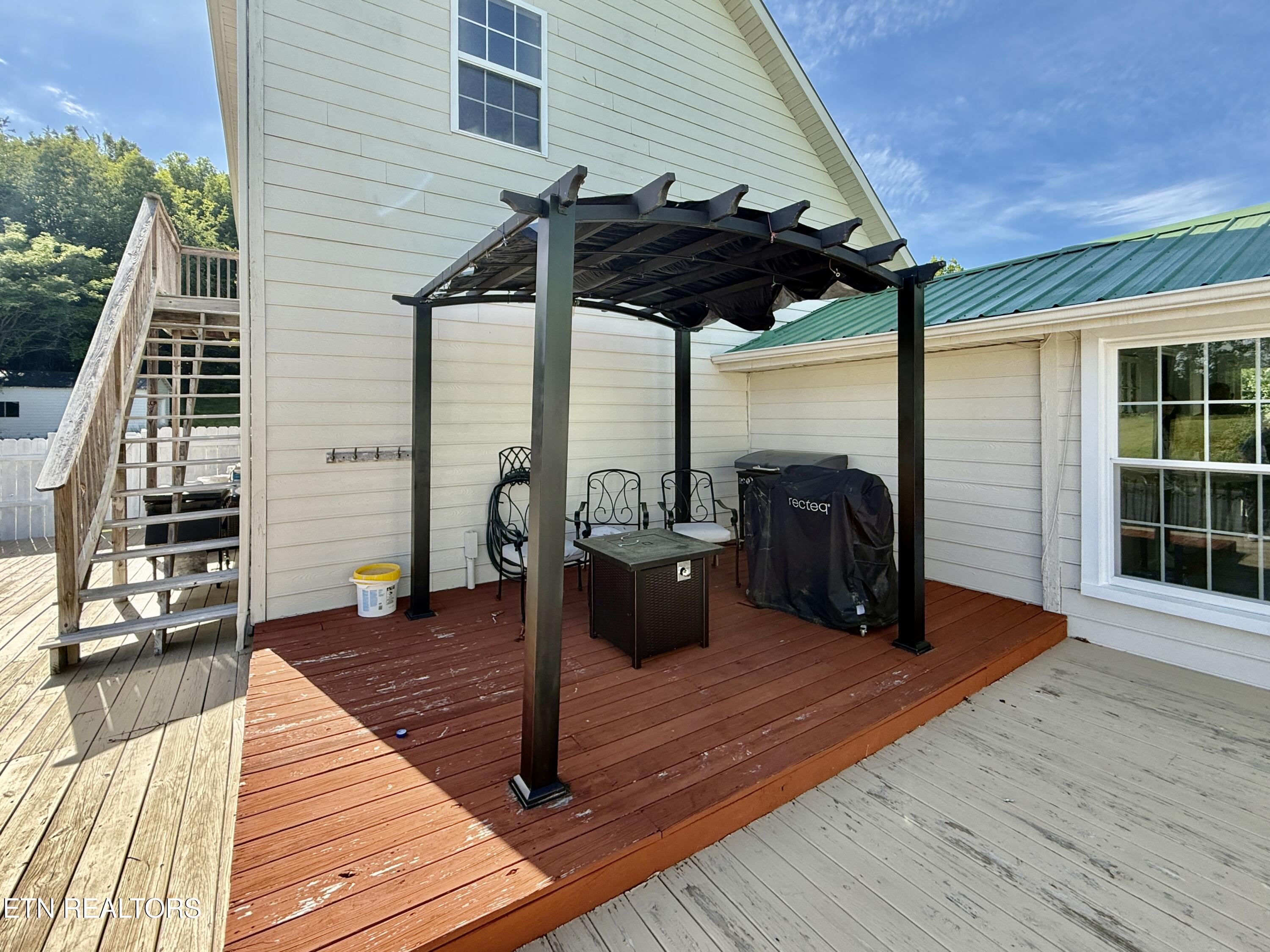 886 Old Harriman Highway Oliver Springs TN 37840