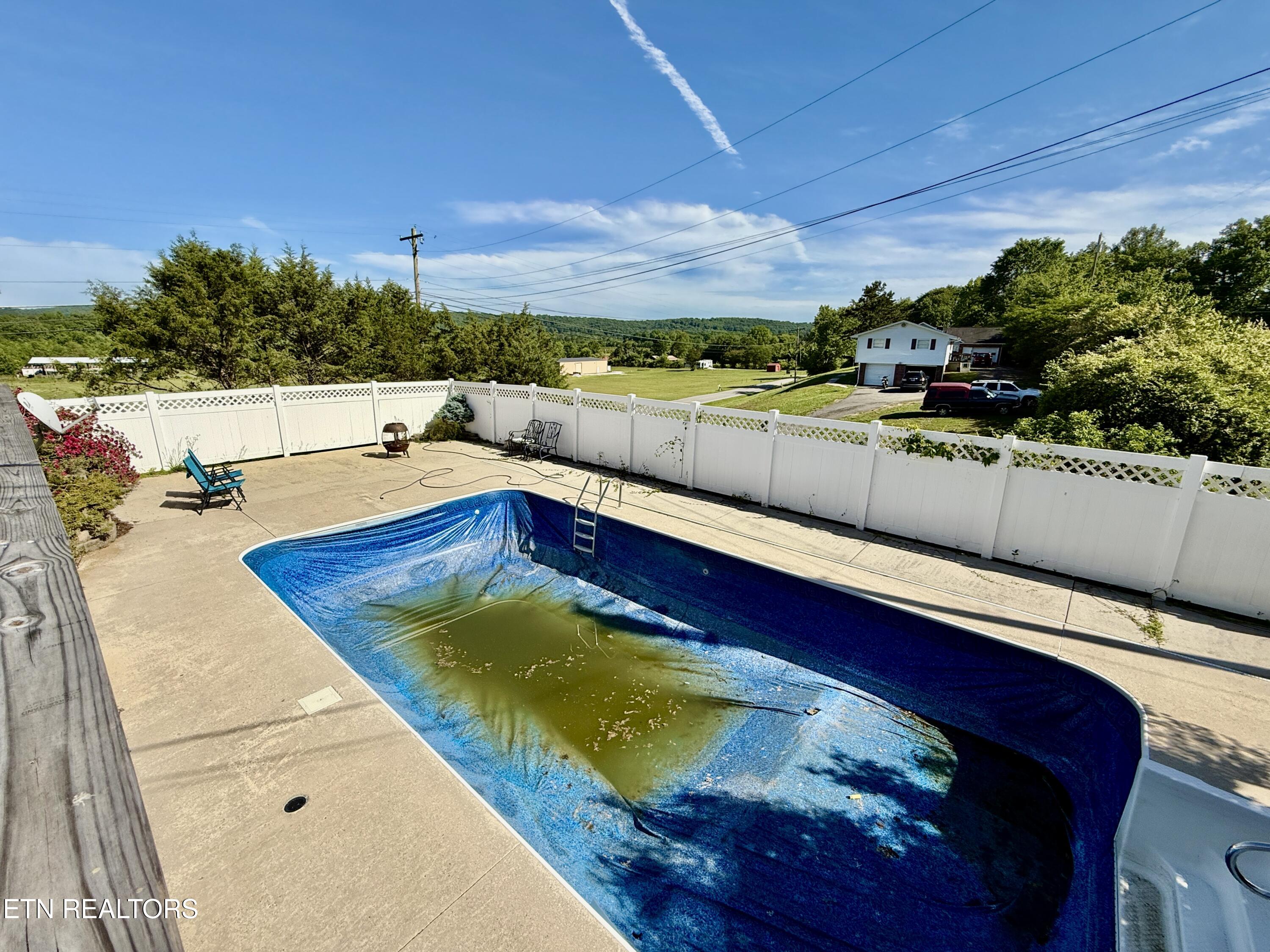 886 Old Harriman Highway Oliver Springs TN 37840