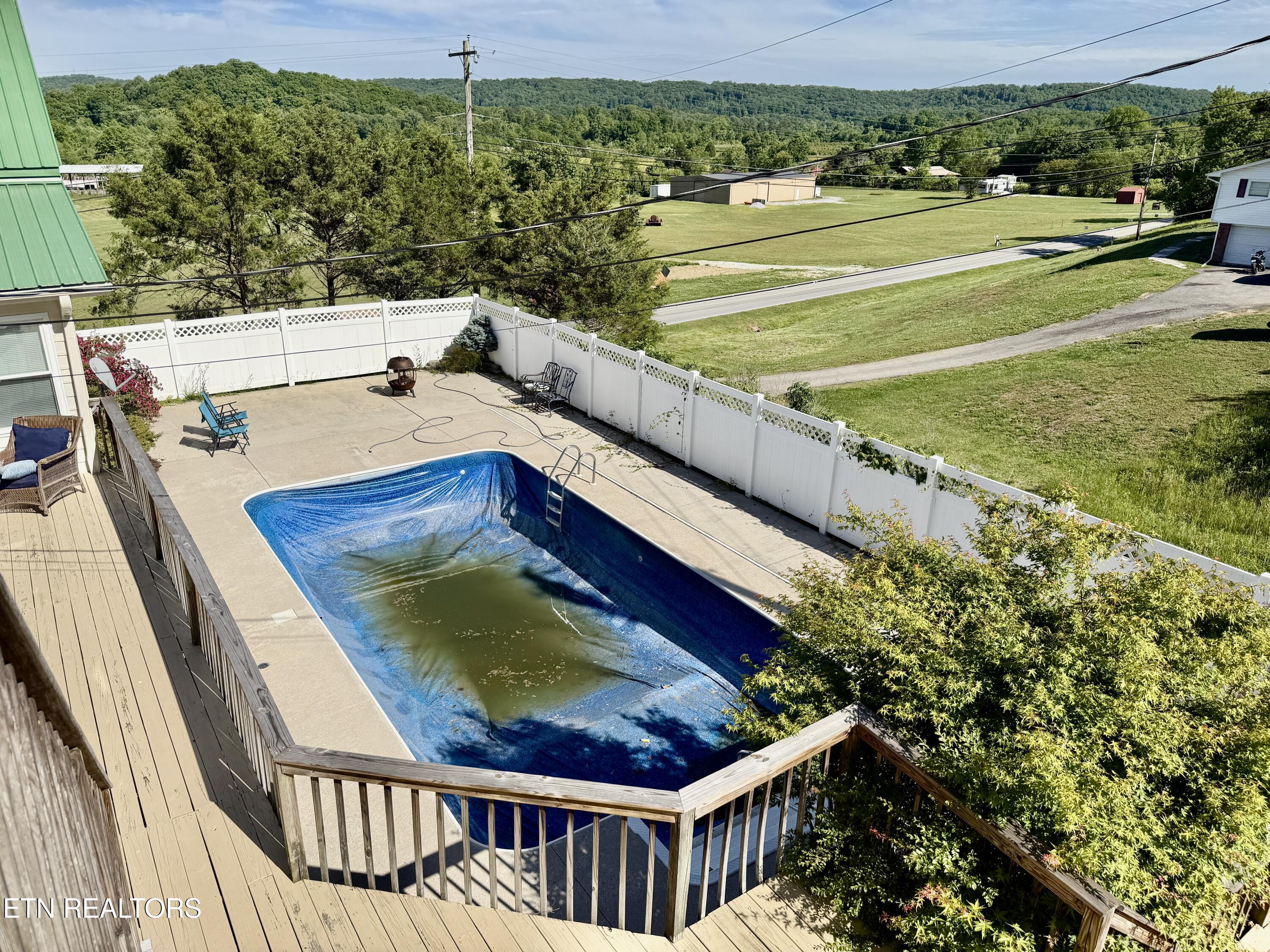 886 Old Harriman Highway Oliver Springs TN 37840