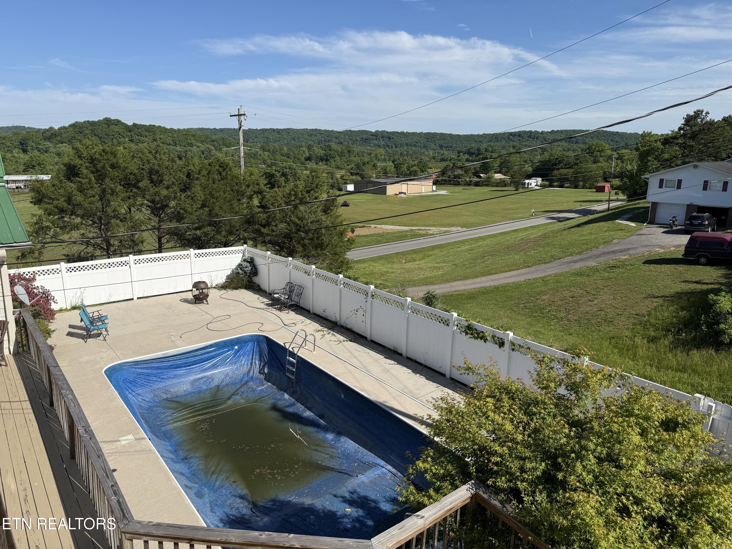 886 Old Harriman Highway Oliver Springs TN 37840