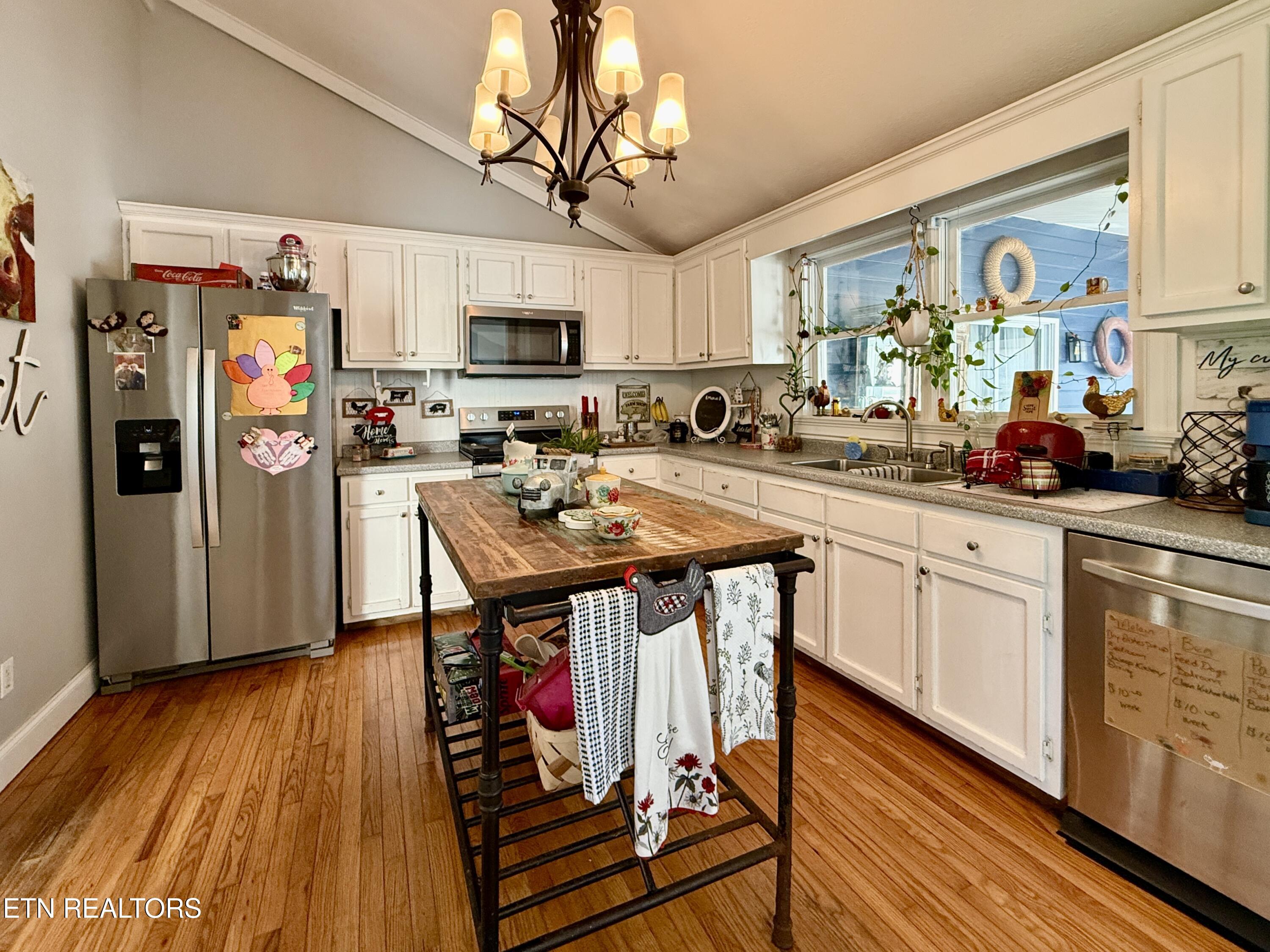 886 Old Harriman Highway Oliver Springs TN 37840