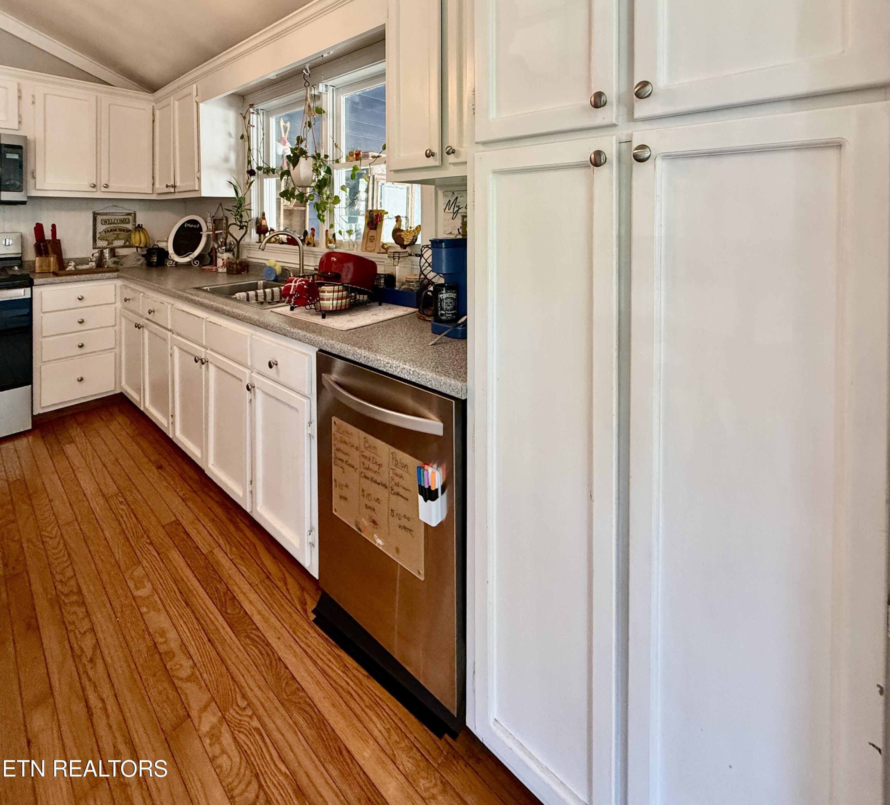 886 Old Harriman Highway Oliver Springs TN 37840