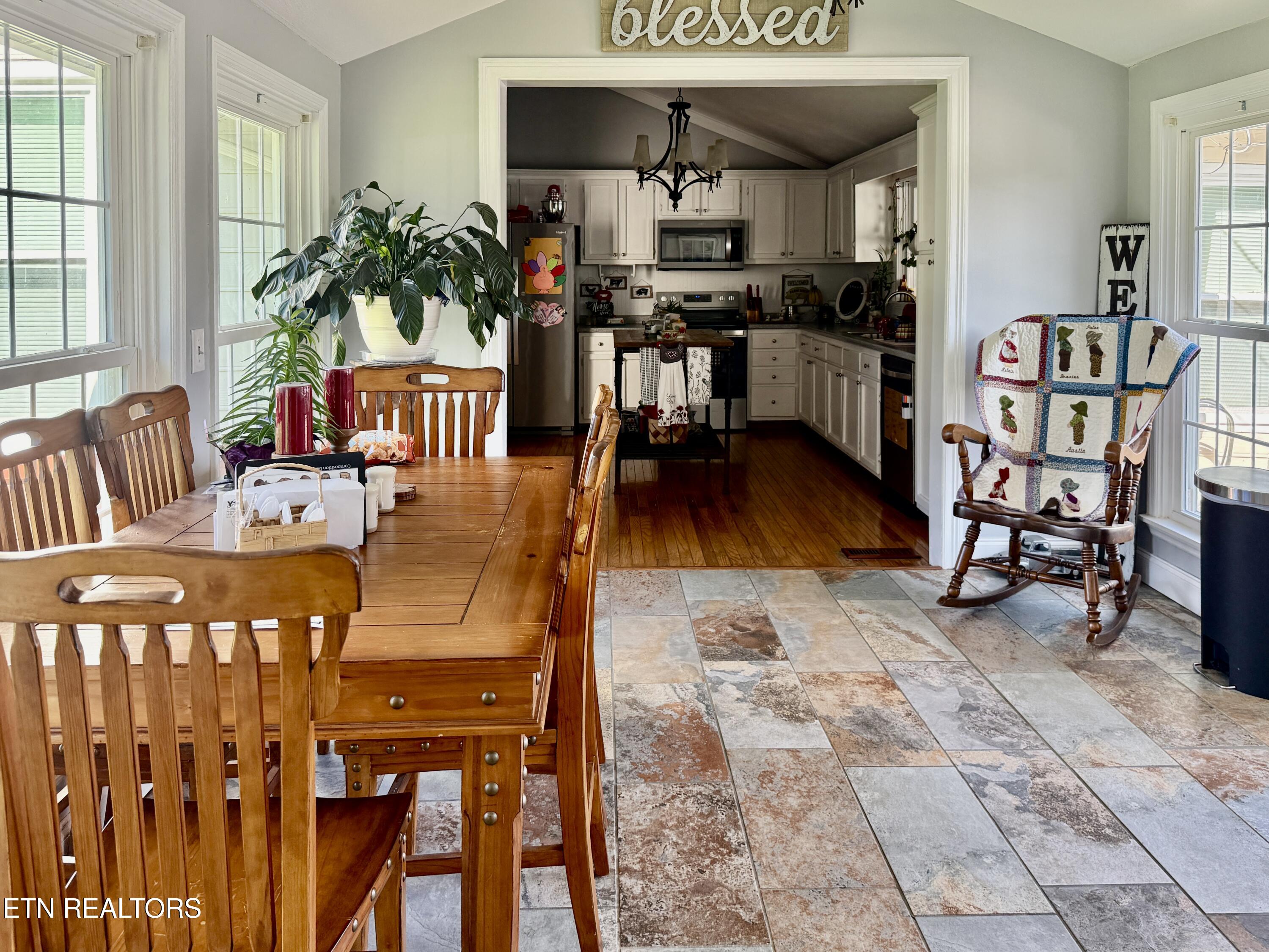 886 Old Harriman Highway Oliver Springs TN 37840