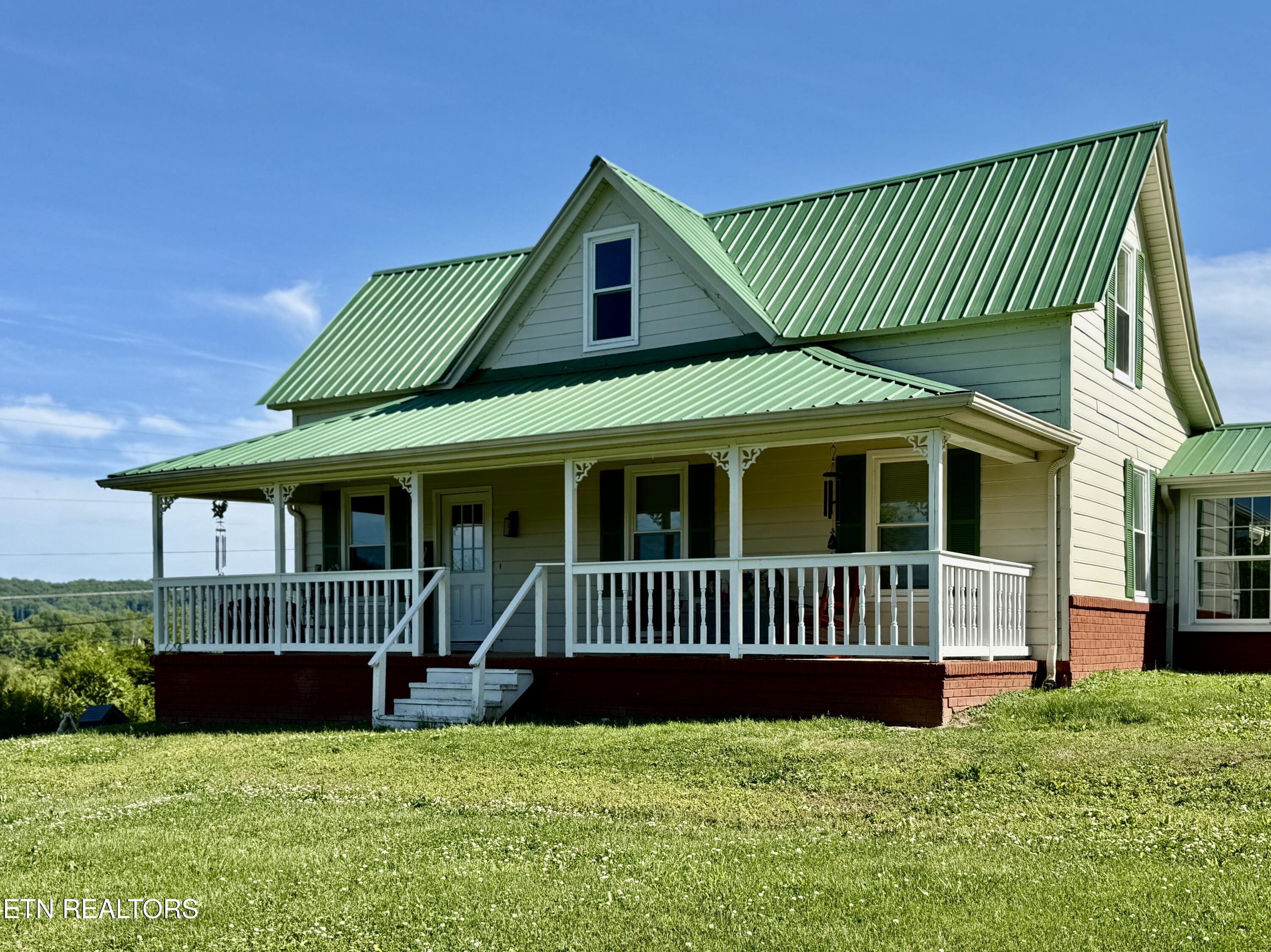886 Old Harriman Highway Oliver Springs TN 37840