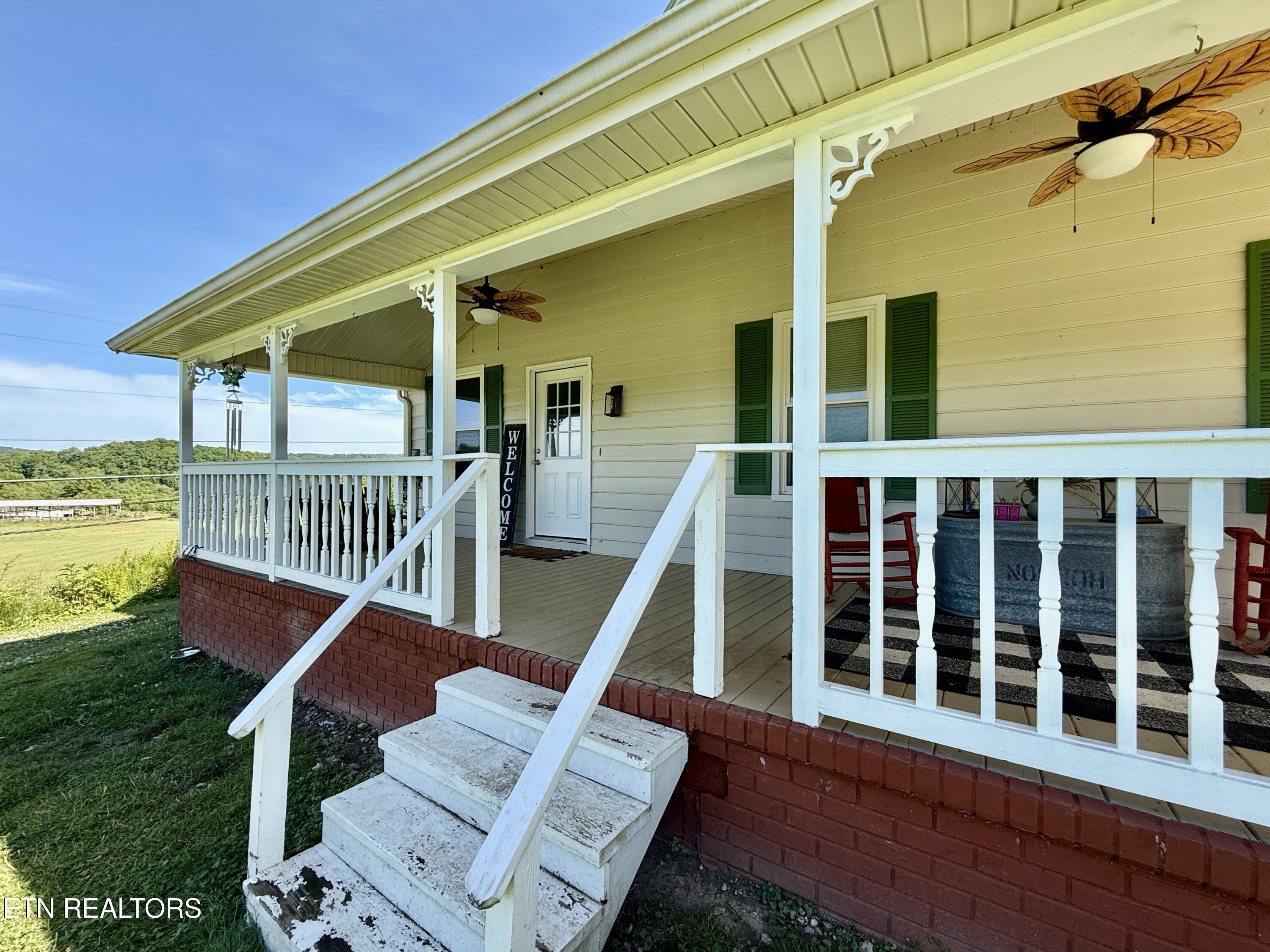 886 Old Harriman Highway Oliver Springs TN 37840