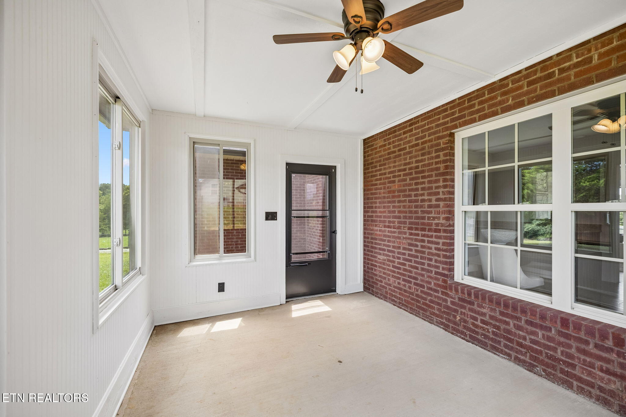 294 Vernie Lee Road Friendsville TN 37737
