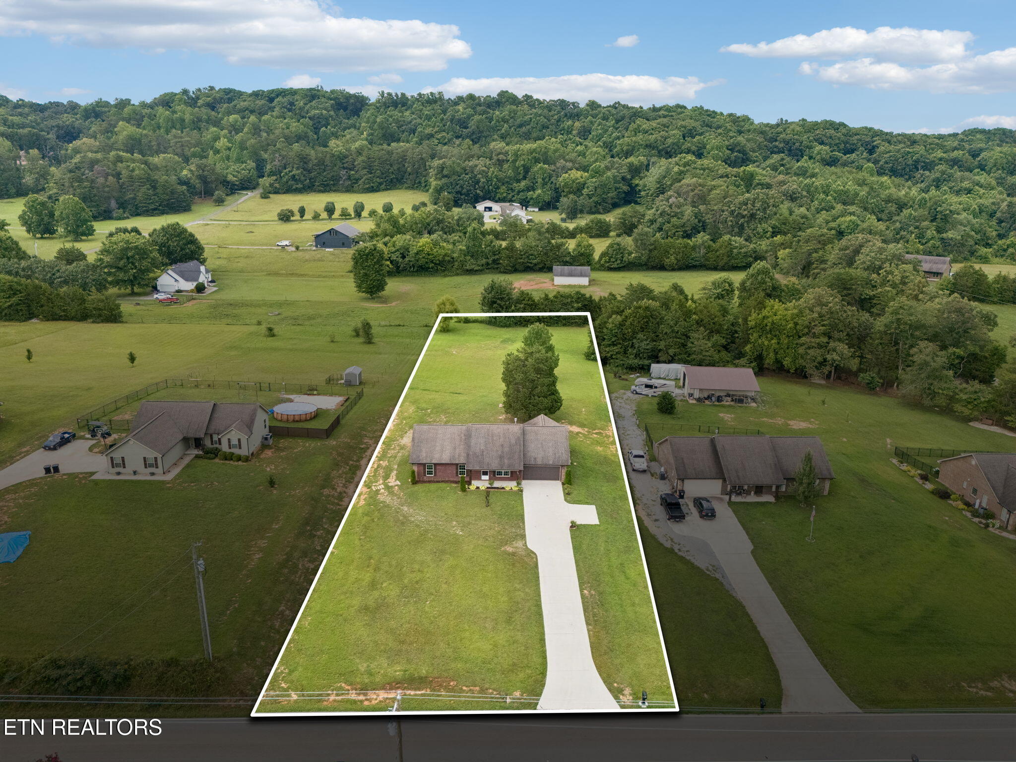 294 Vernie Lee Road Friendsville TN 37737