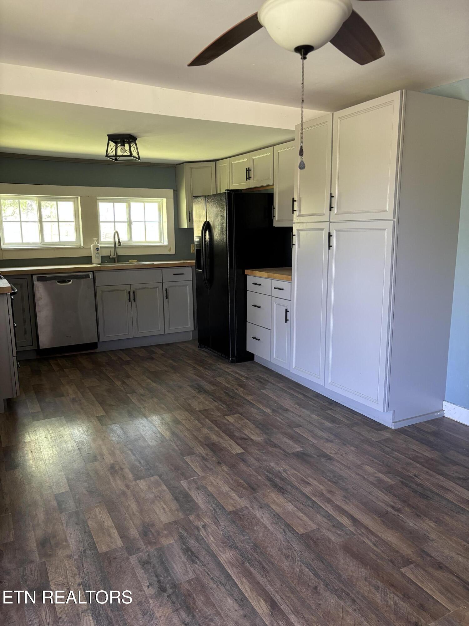 516 Thomas Road Speedwell TN 37870