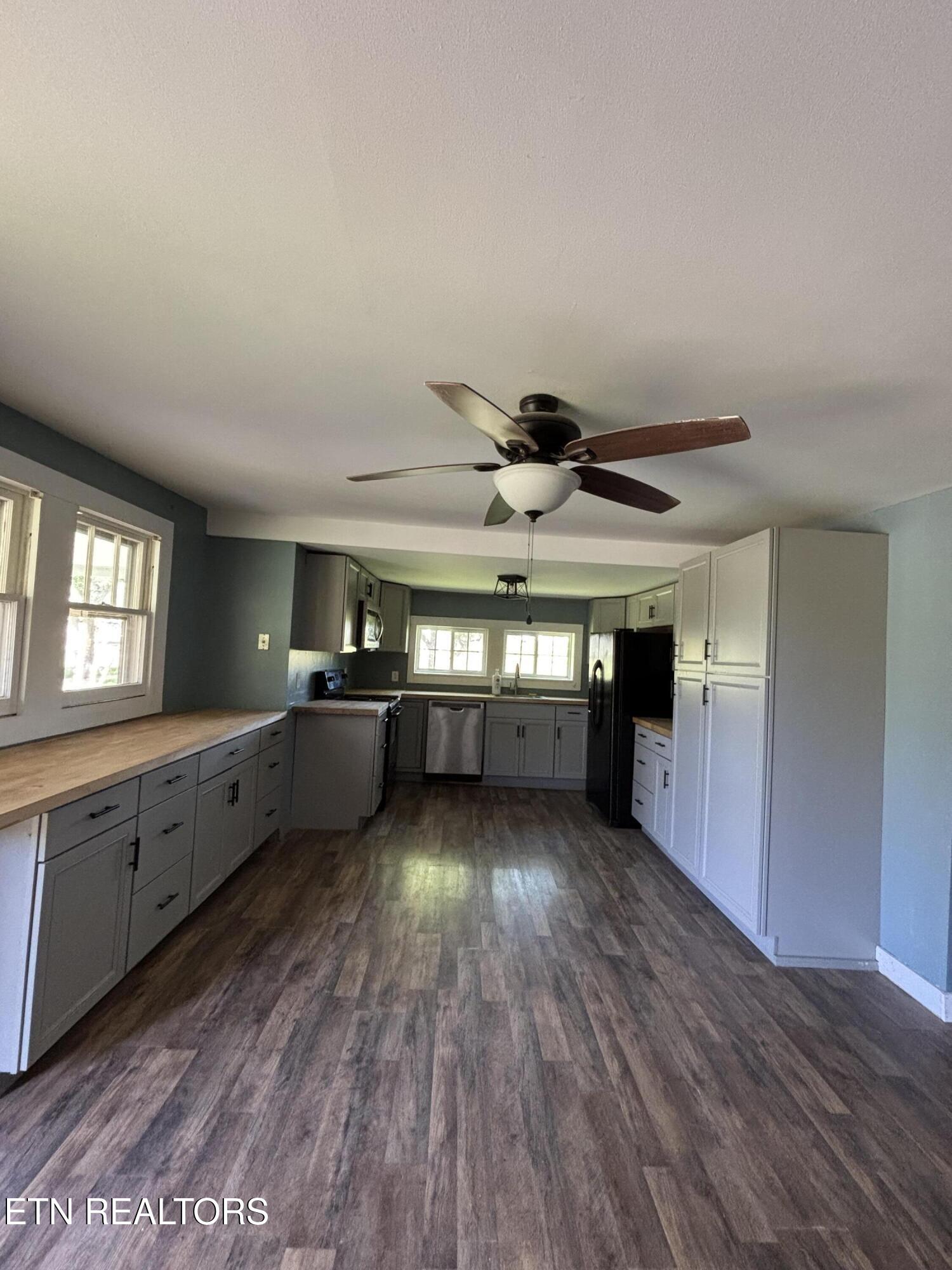 516 Thomas Road Speedwell TN 37870