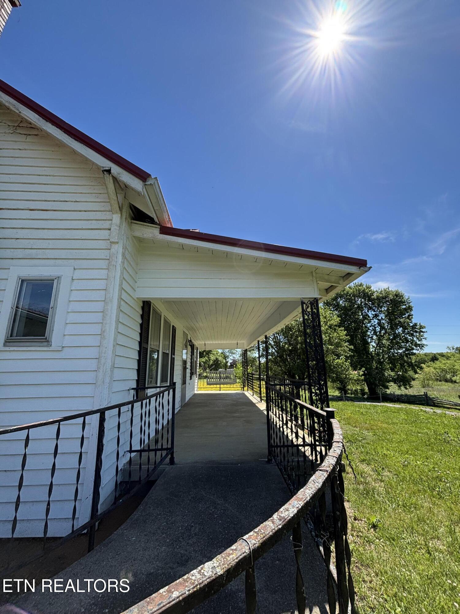 516 Thomas Road Speedwell TN 37870