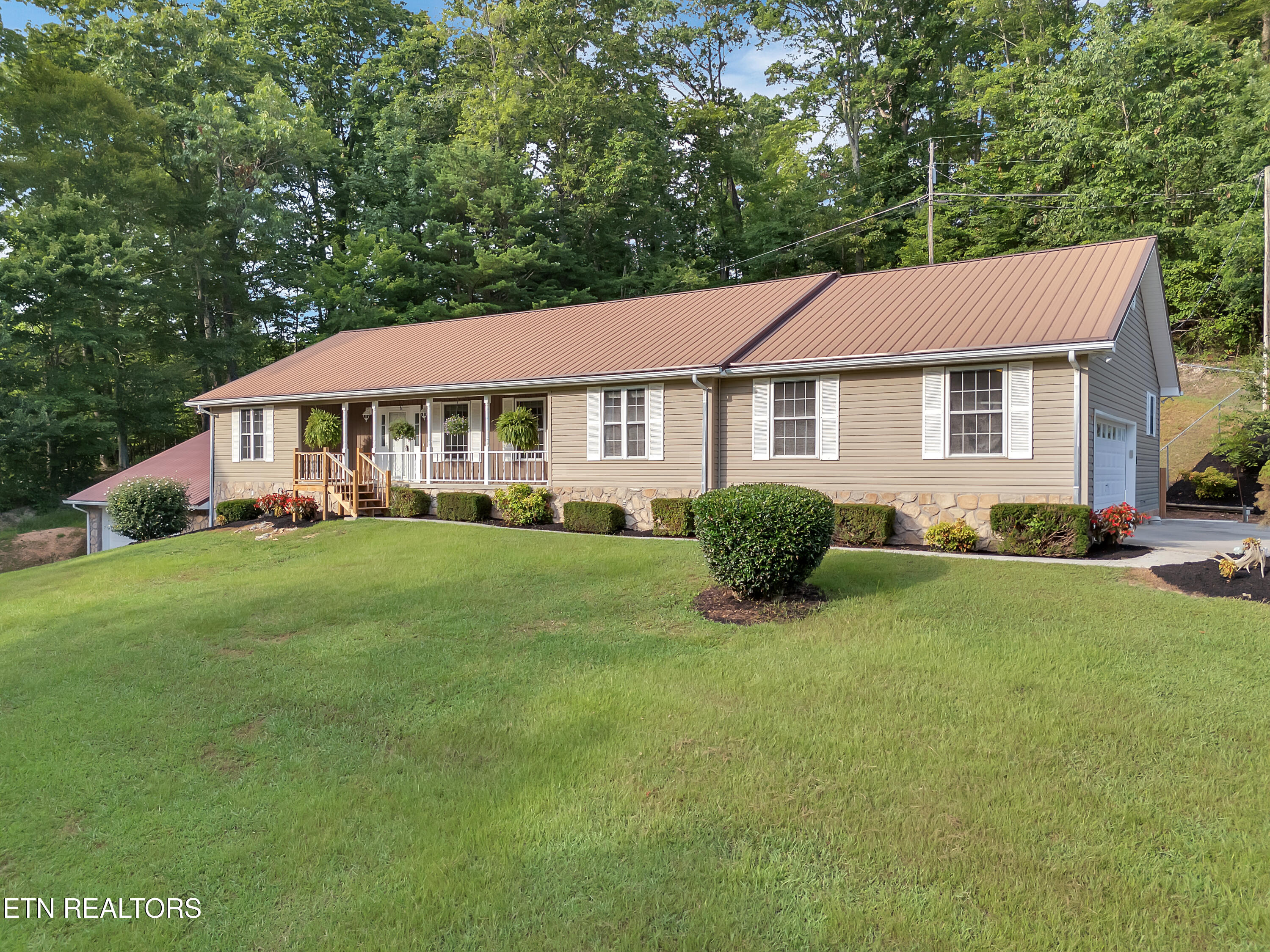 290 Whitaker Hollow Road Rocky Top TN 37769