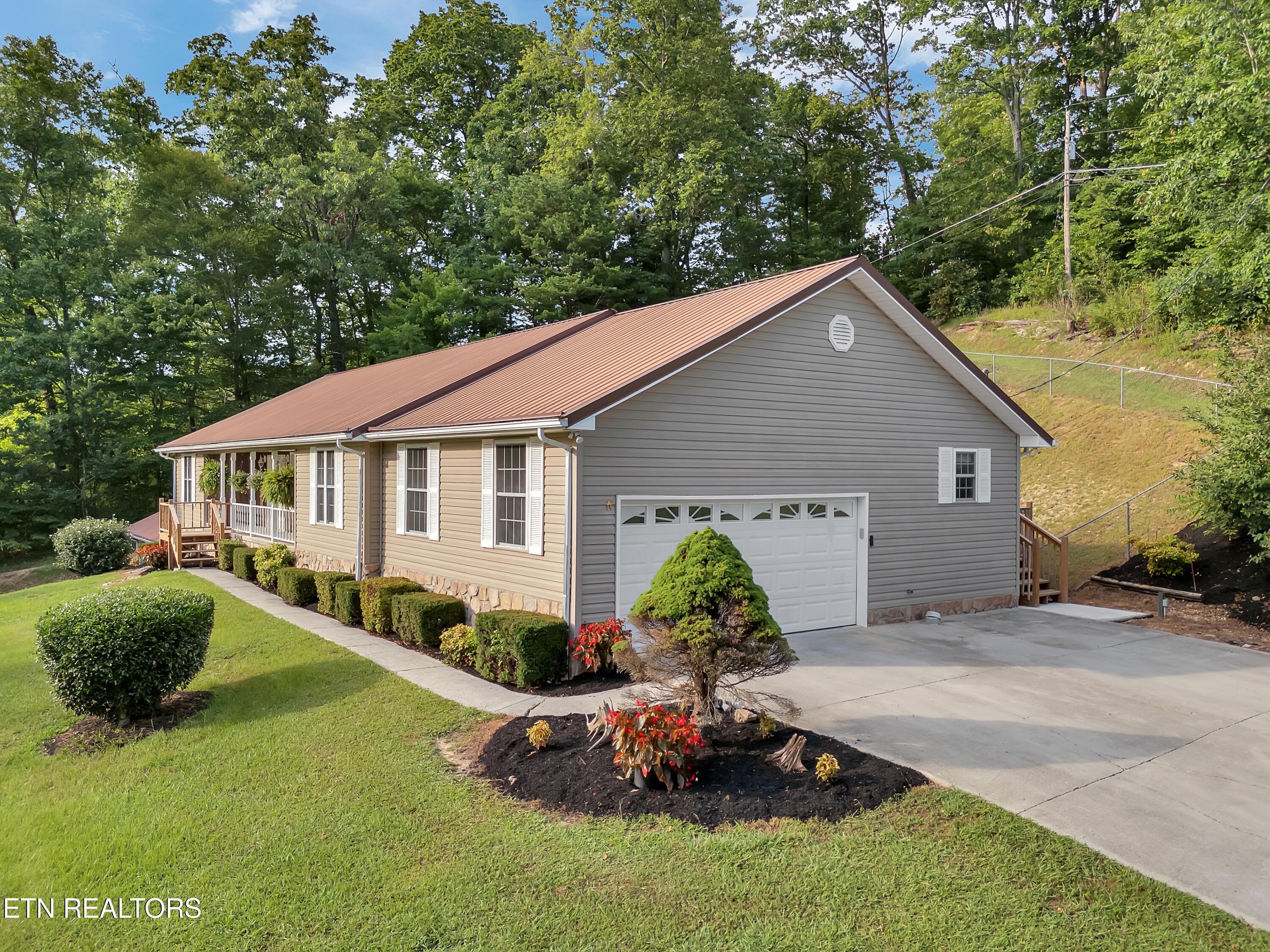290 Whitaker Hollow Road Rocky Top TN 37769