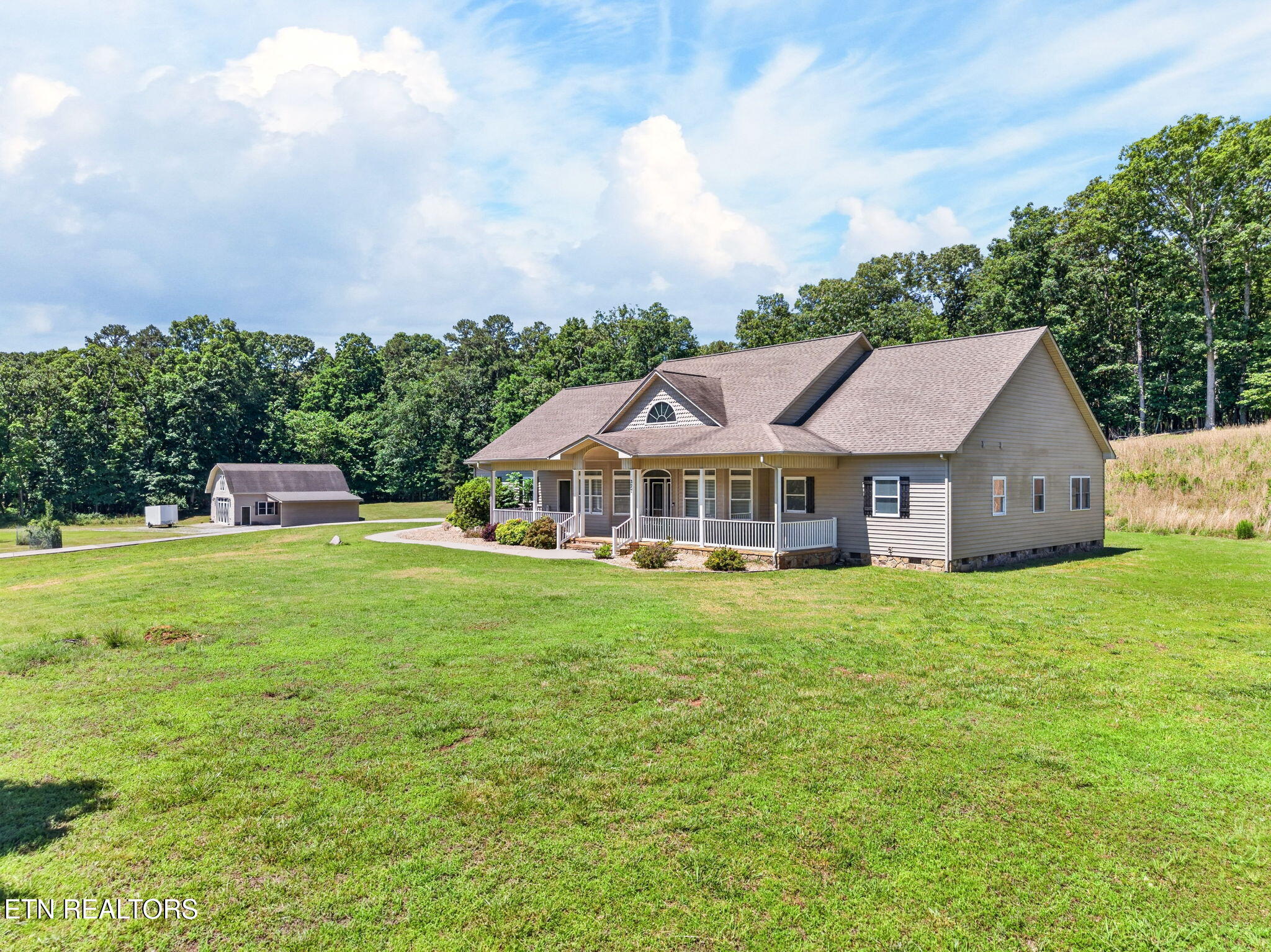 371 Pin Oak Drive Rockwood TN 37854